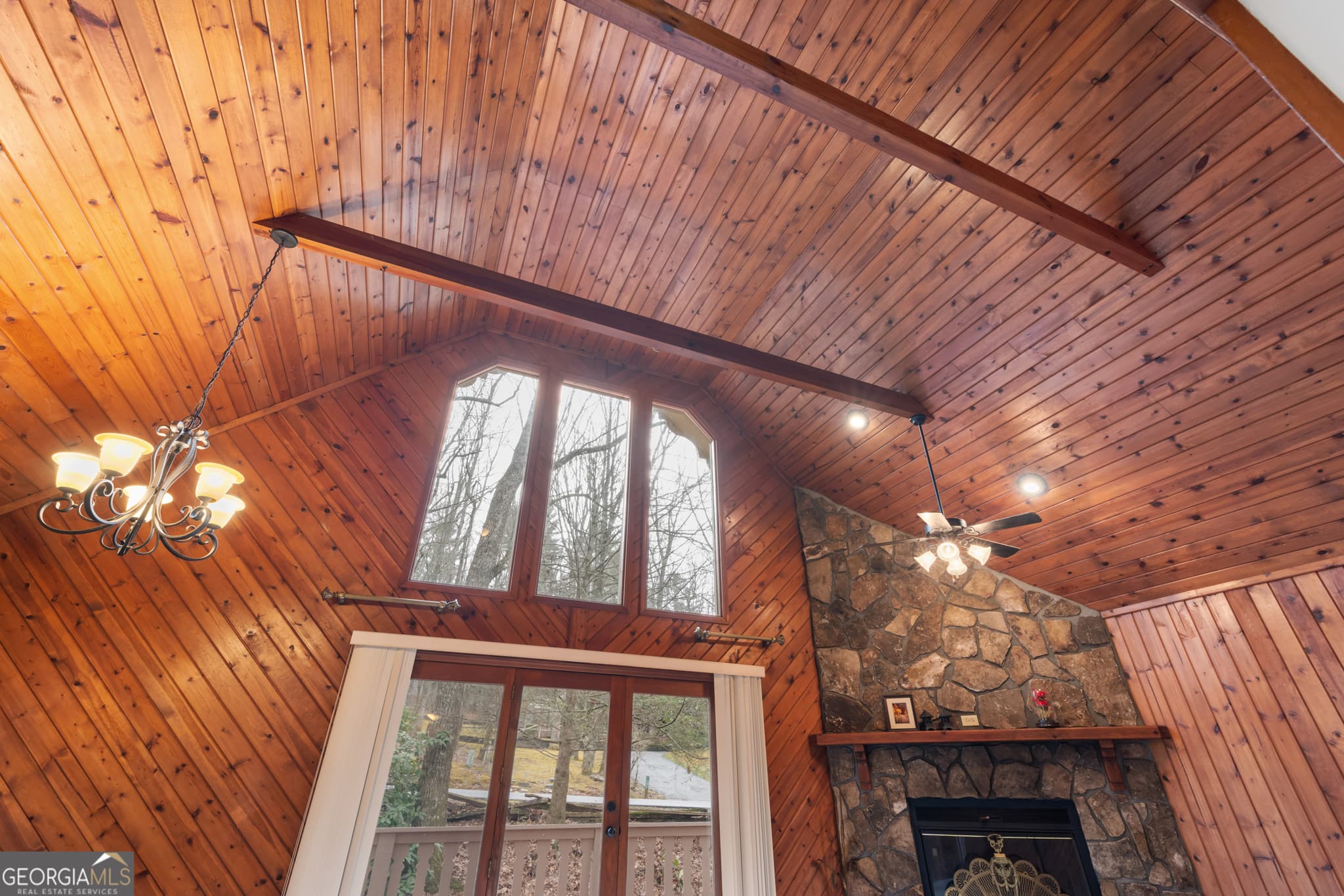3 bedroom, 3 bathroom, 2,016 sq ft single family residence for sale at 374 W Sugarbush Drive, Sky Valley, GA 30537 — photo 7