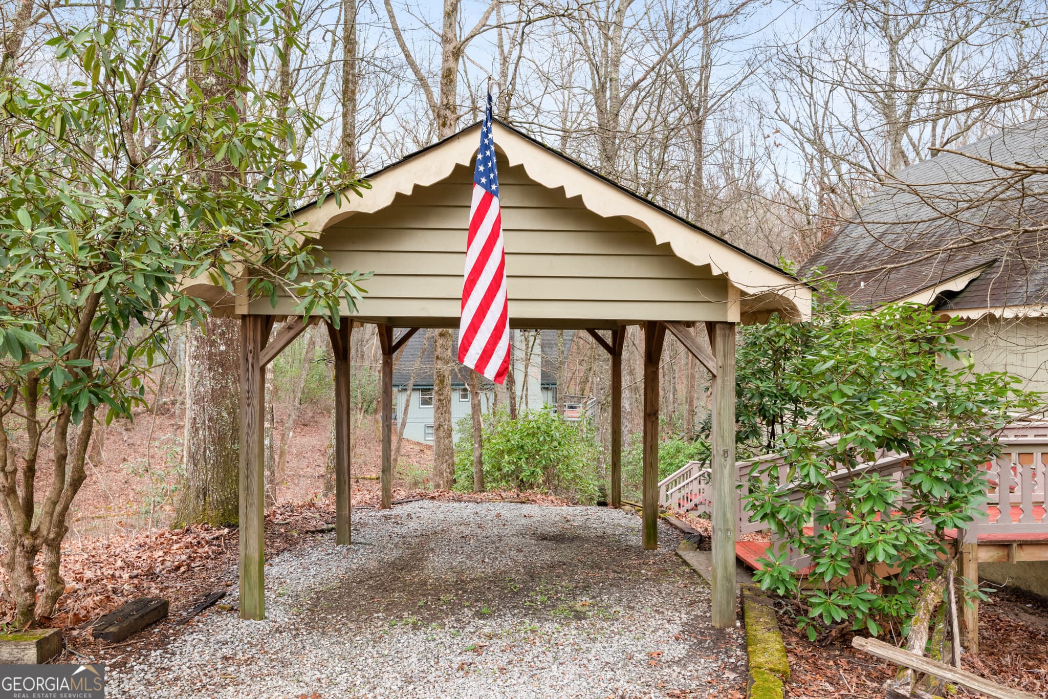 3 bedroom, 3 bathroom, 2,016 sq ft single family residence for sale at 374 W Sugarbush Drive, Sky Valley, GA 30537 — photo 3
