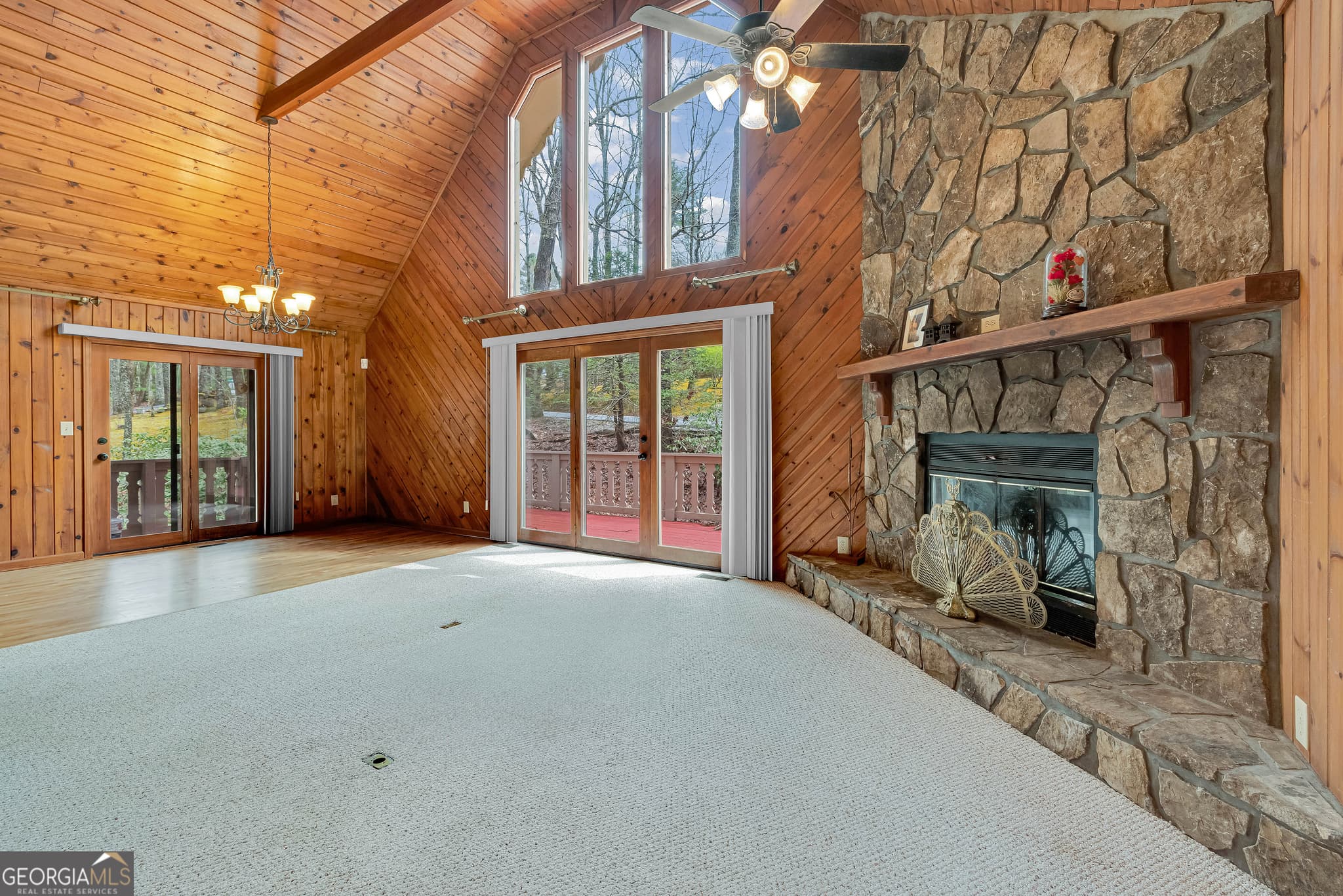 3 bedroom, 3 bathroom, 2,016 sq ft single family residence for sale at 374 W Sugarbush Drive, Sky Valley, GA 30537 — photo 5