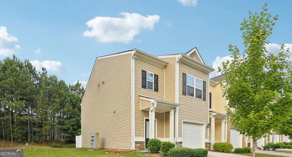 3 bedroom, 2.5 bathroom, 1,696 sq ft townhouse for rent at 3324 Estes Drive, South Fulton, GA 30349 for $2,300 a month — photo 2
