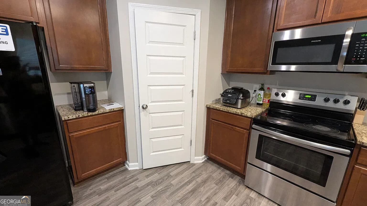 3 bedroom, 2.5 bathroom, 1,696 sq ft townhouse for rent at 3324 Estes Drive, South Fulton, GA 30349 for $2,300 a month — photo 7