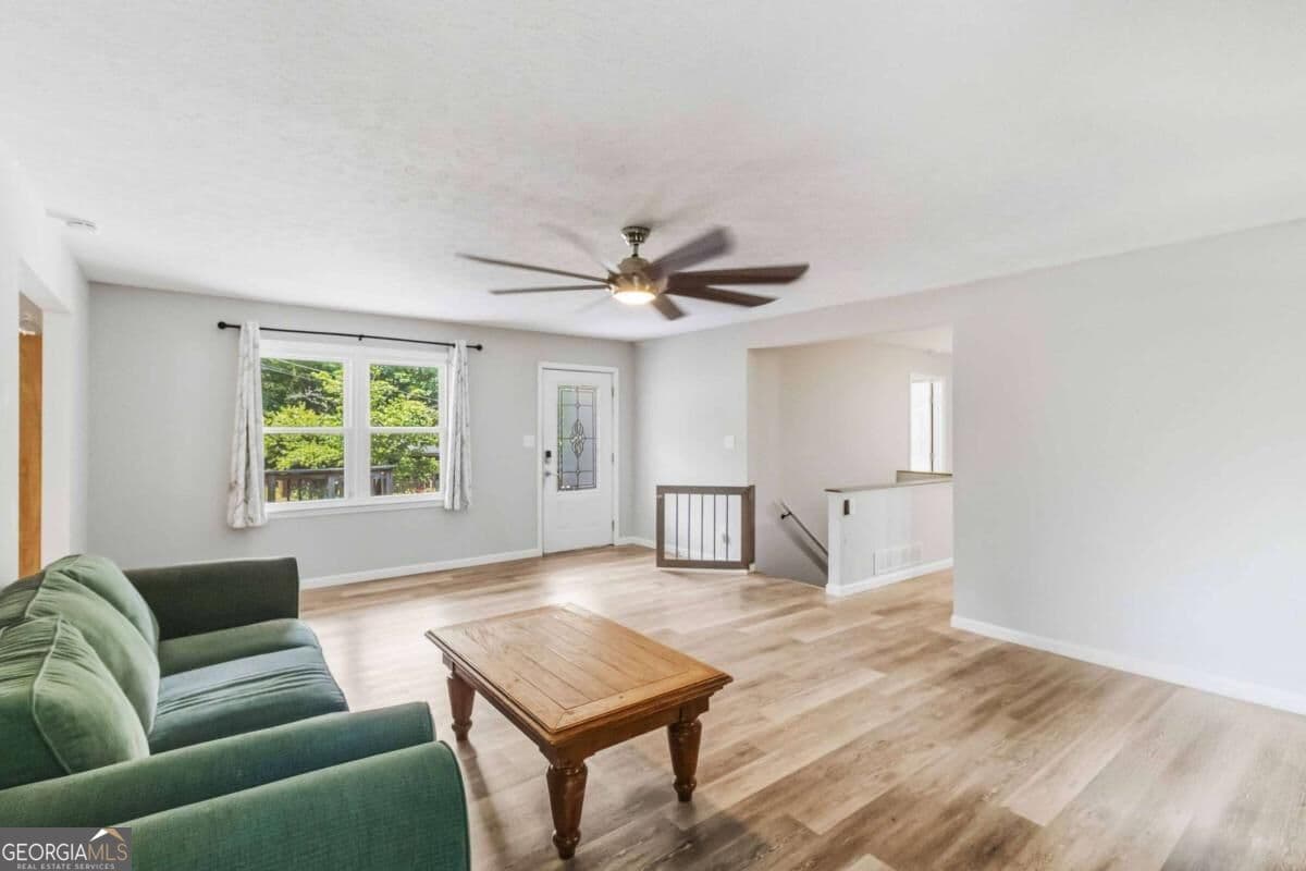 4 bedroom, 2 bathroom, 1,388 sq ft single family residence for sale at 606 Echo Lane, Woodstock, GA 30189 — photo 8