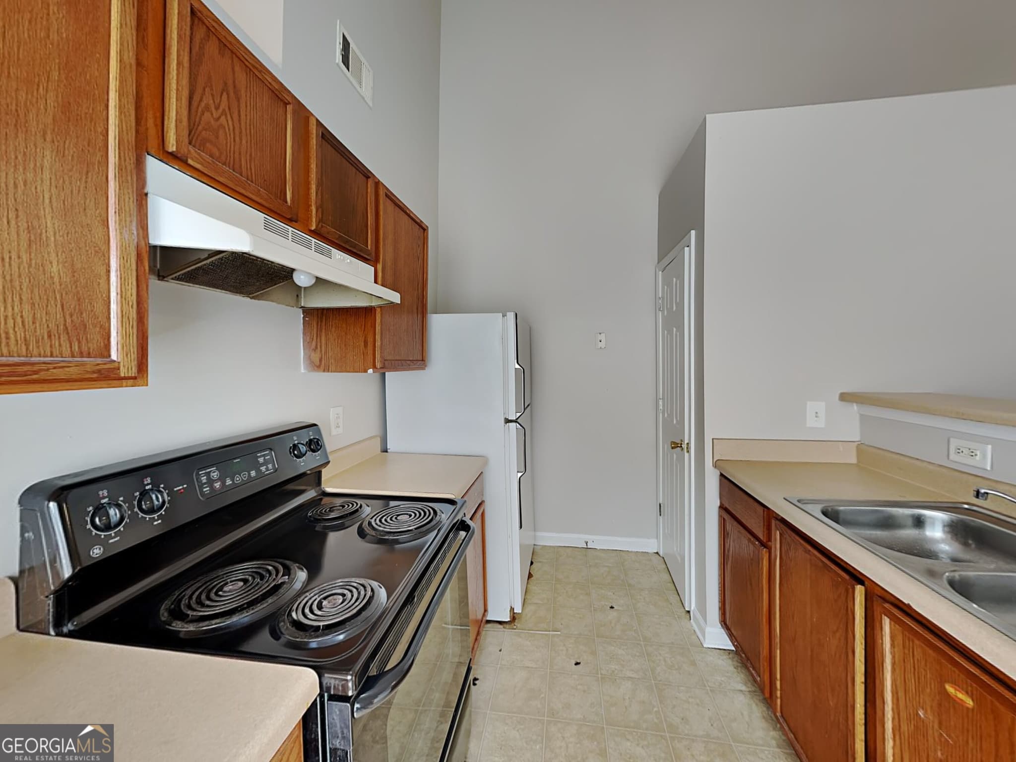 4 bedroom, 2 bathroom single family residence for sale at 2440 Vine Street, Union City, GA 30291 — photo 5