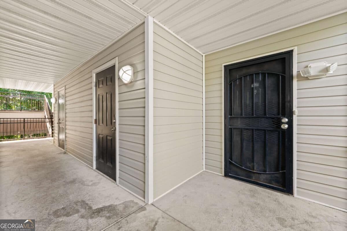 3 bedroom, 2 bathroom, 1,292 sq ft condominium for rent at 9202 Fairington Ridg Circle, Lithonia, GA 30038 for $1,375 a month — photo 2