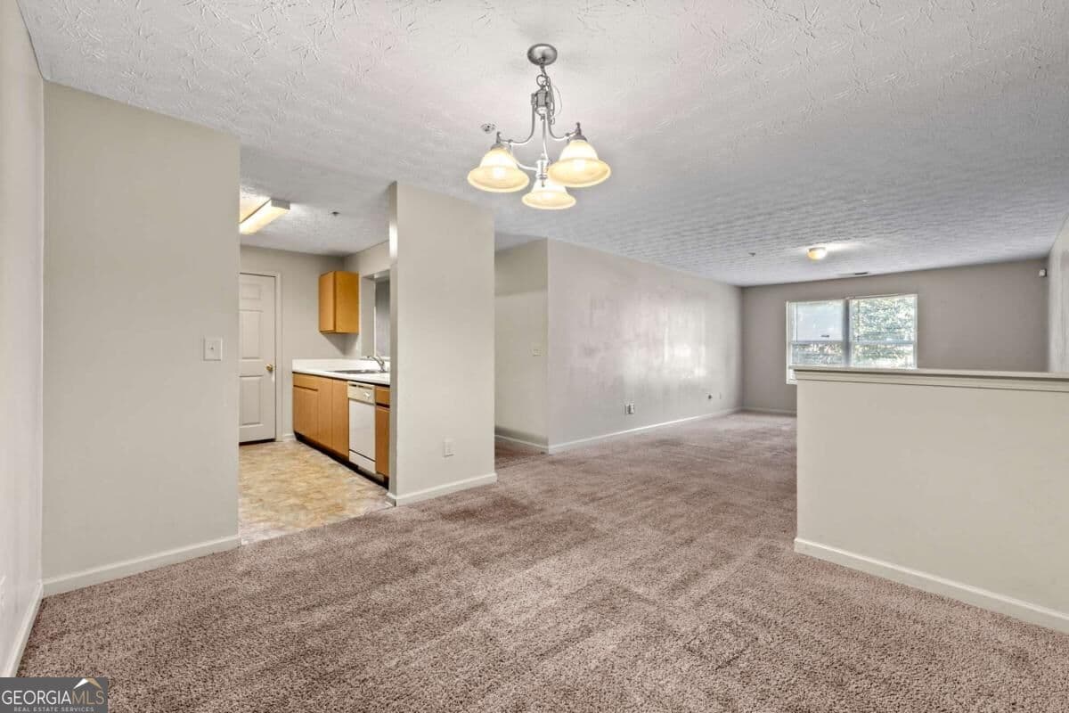 3 bedroom, 2 bathroom, 1,292 sq ft condominium for rent at 9202 Fairington Ridg Circle, Lithonia, GA 30038 for $1,375 a month — photo 7