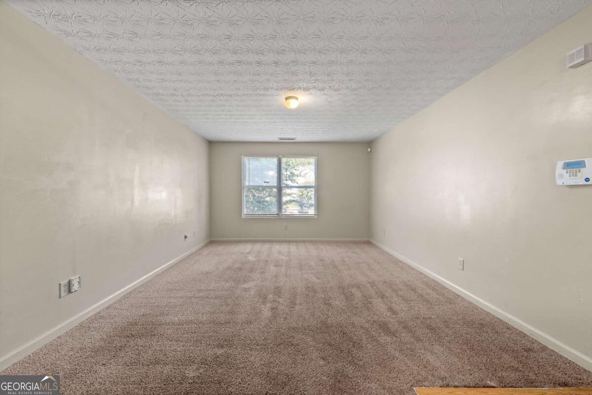 3 bedroom, 2 bathroom, 1,292 sq ft condominium for rent at 9202 Fairington Ridg Circle, Lithonia, GA 30038 for $1,375 a month — photo 3