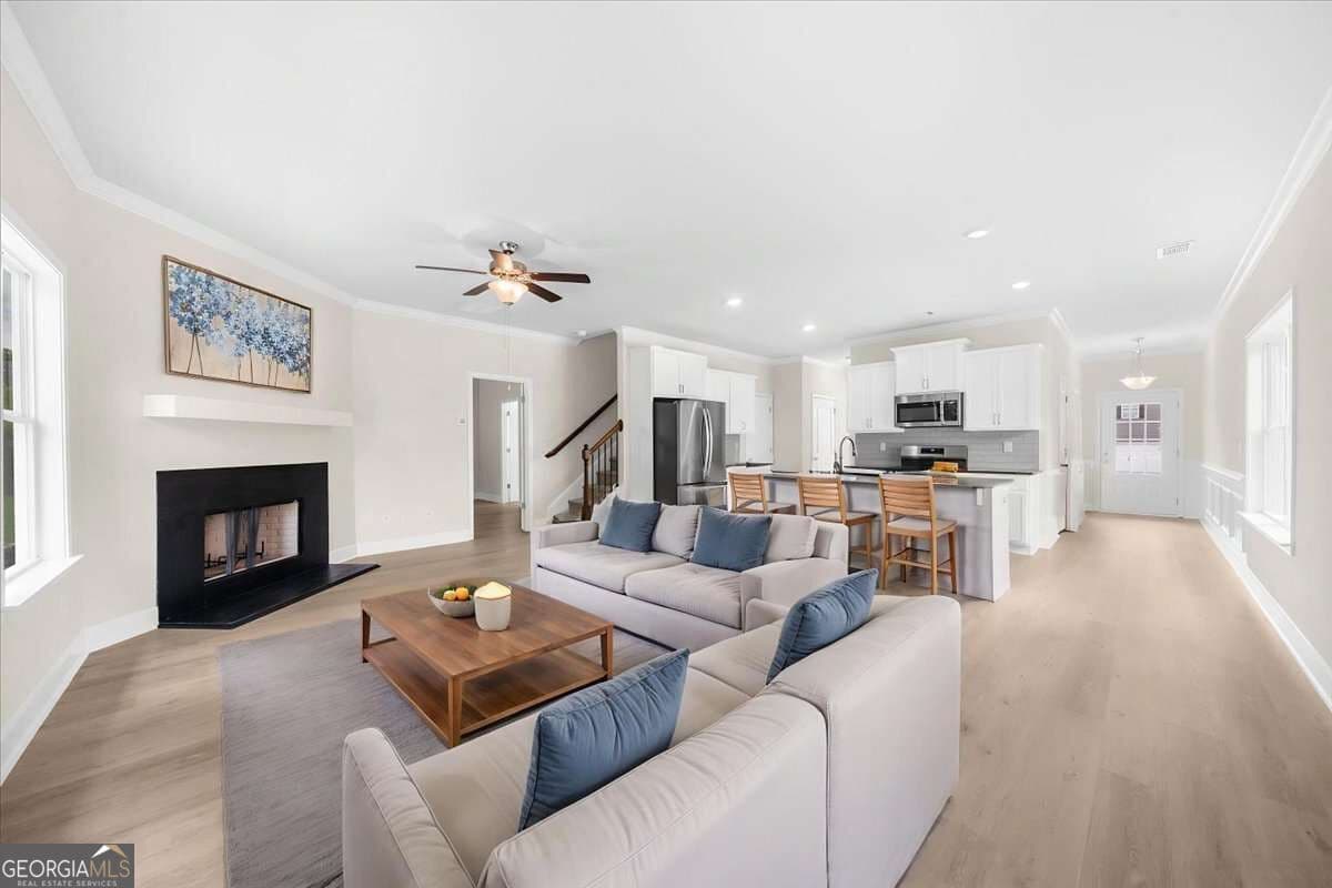 4 bedroom, 2.5 bathroom, 2,500 sq ft single family residence for sale at 4462 Highland Gate Parkway, Gainesville, GA 30506 — photo 7