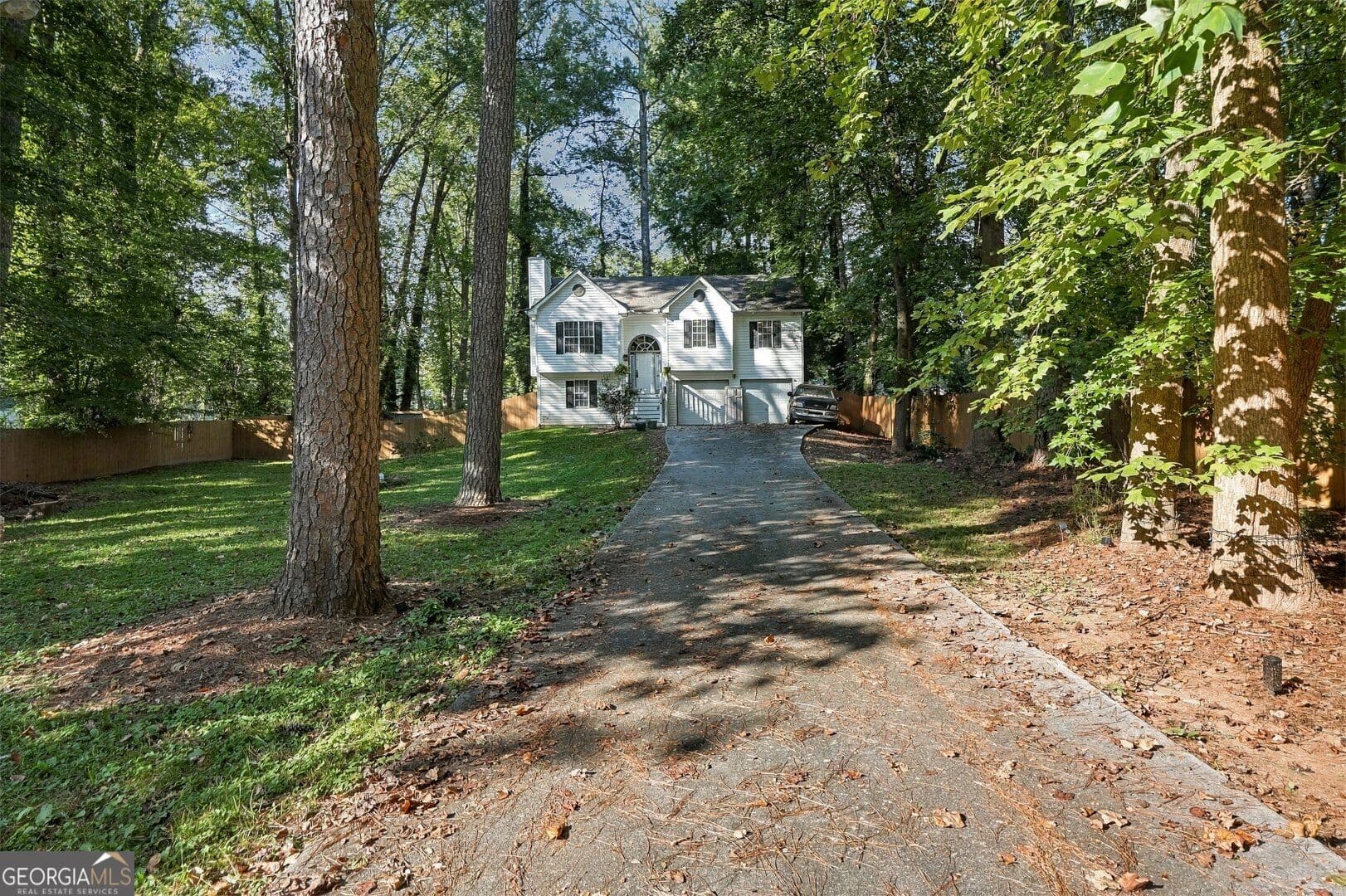 3 bedroom, 2 bathroom, 1,822 sq ft single family residence for sale at 1568 Pine Circle, Austell, GA 30168 — photo 2