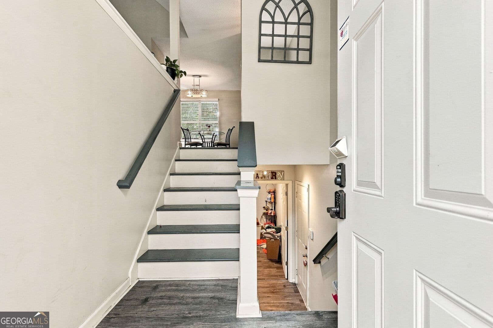 3 bedroom, 2 bathroom, 1,822 sq ft single family residence for sale at 1568 Pine Circle, Austell, GA 30168 — photo 3