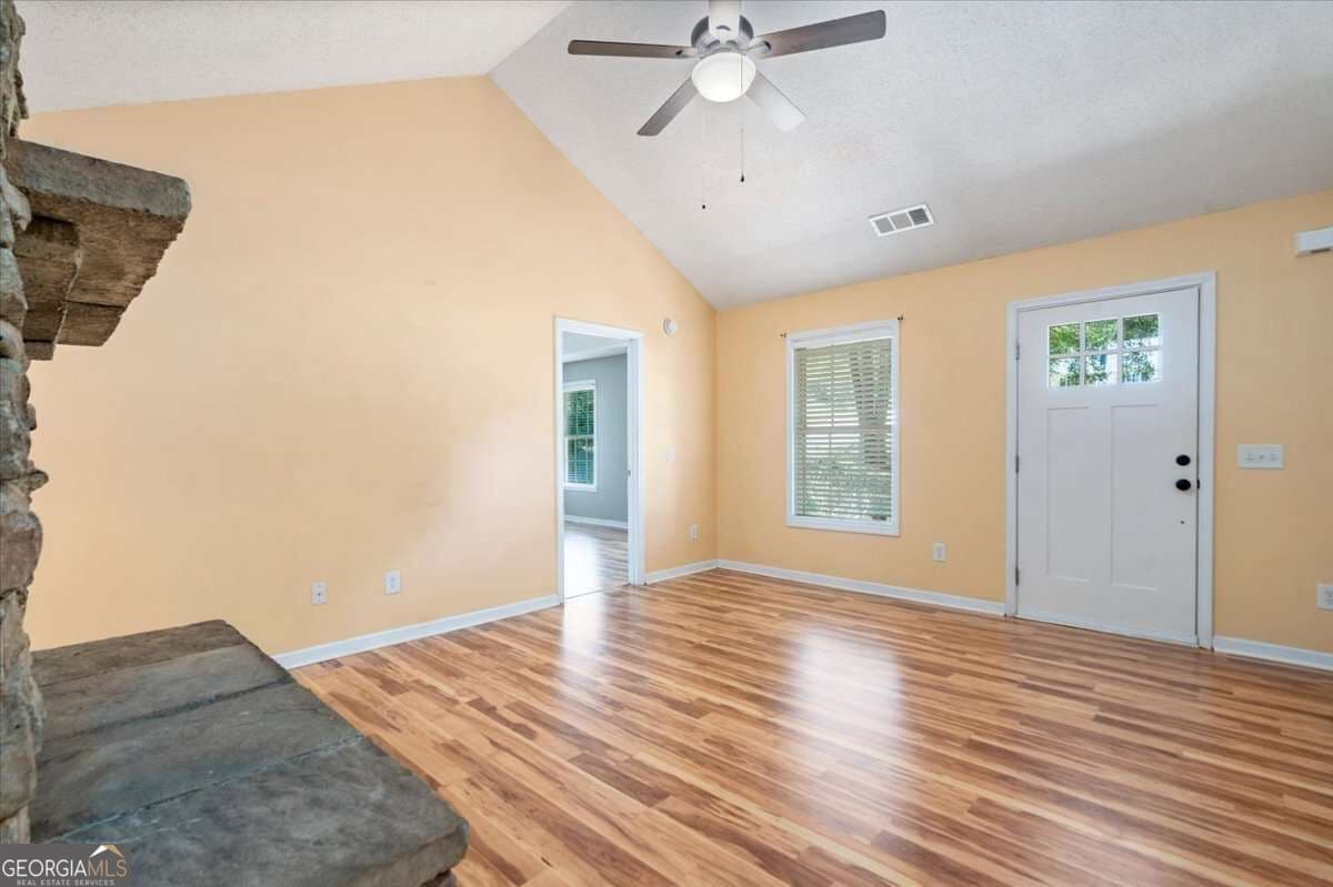 3 bedroom, 2 bathroom, 1,469 sq ft single family residence for sale at 417 Beacon Drive, Maysville, GA 30558 — photo 6