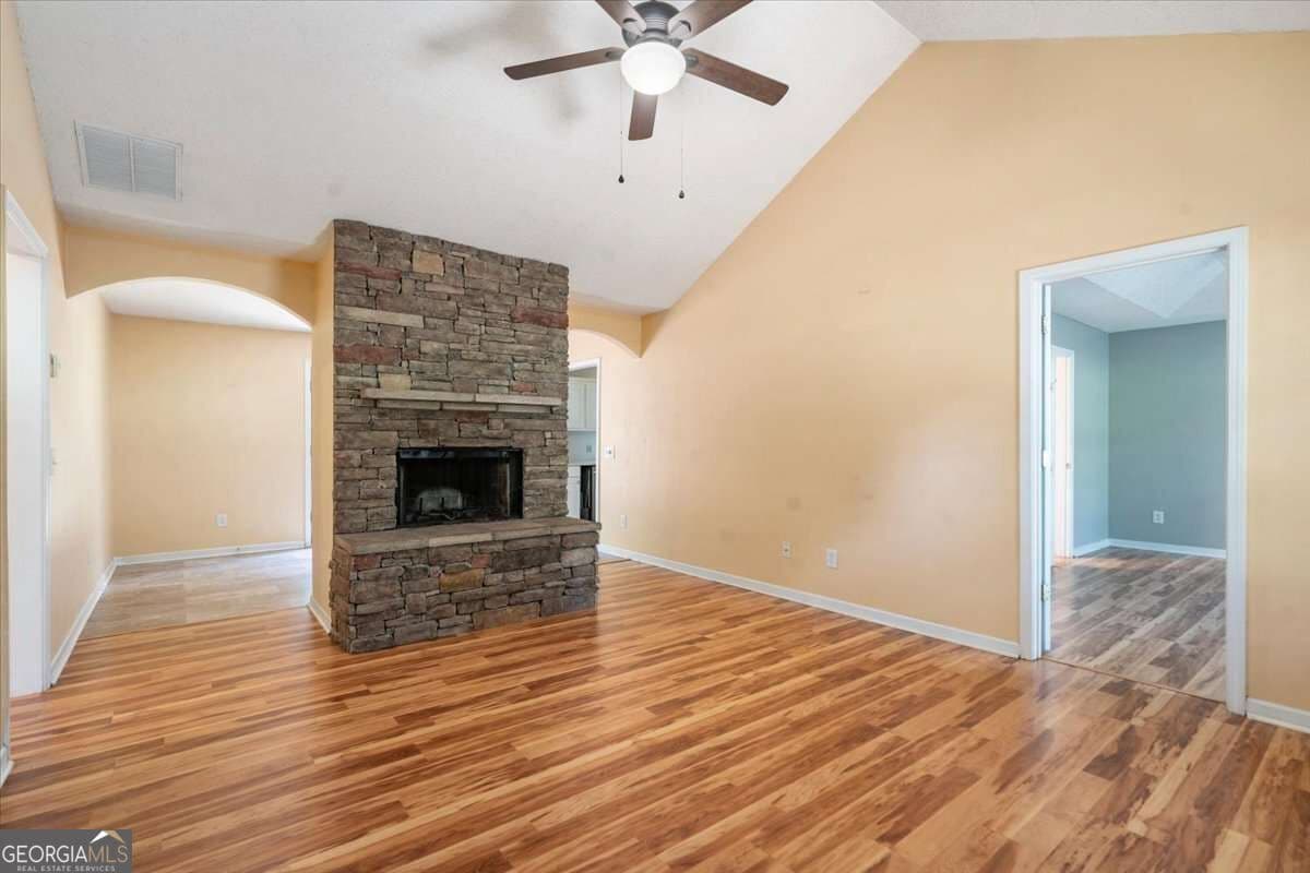 3 bedroom, 2 bathroom, 1,469 sq ft single family residence for sale at 417 Beacon Drive, Maysville, GA 30558 — photo 5