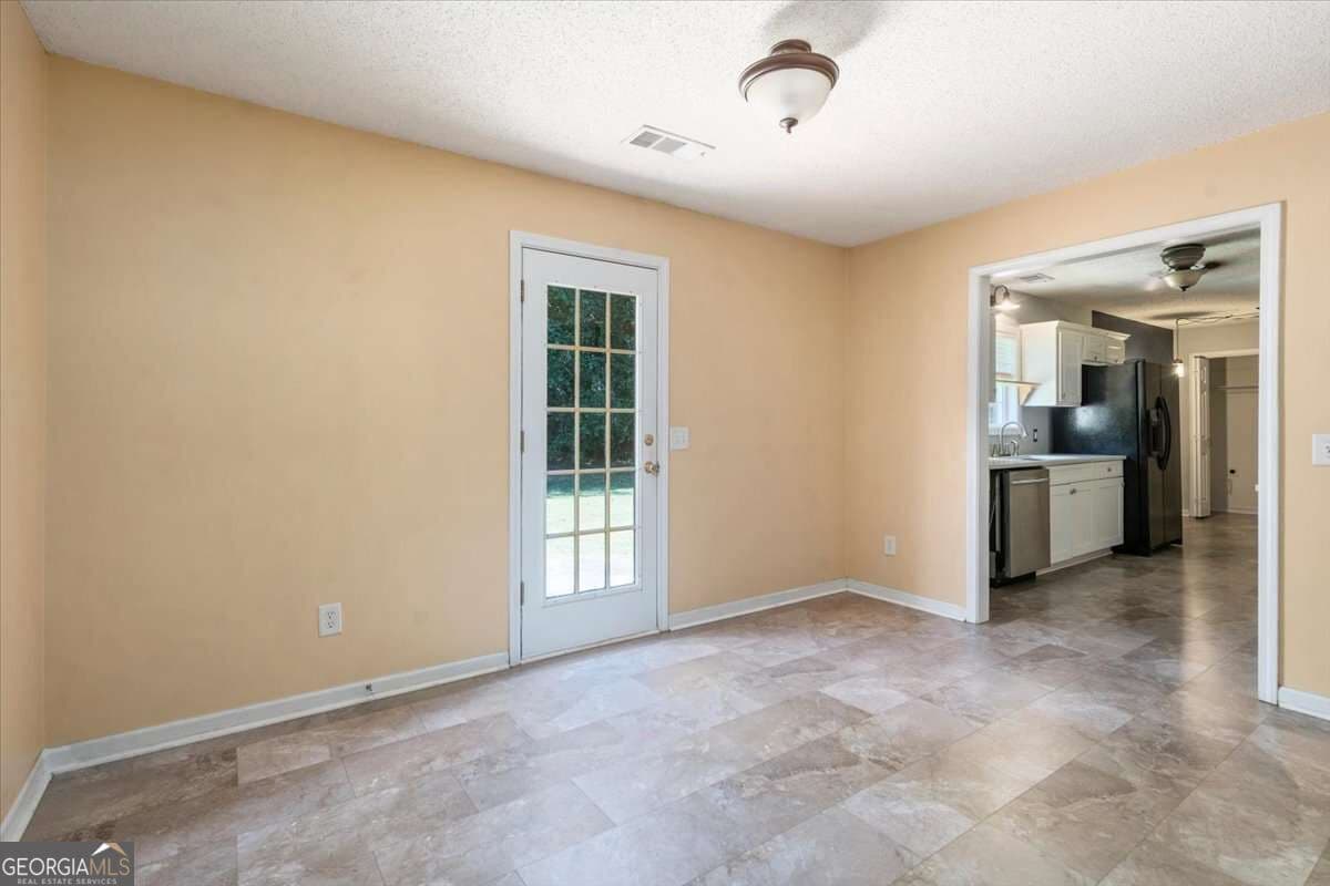 3 bedroom, 2 bathroom, 1,469 sq ft single family residence for sale at 417 Beacon Drive, Maysville, GA 30558 — photo 9