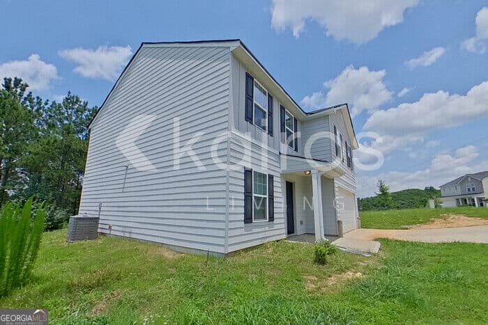 4 bedroom, 2.5 bathroom, 2,009 sq ft single family residence for rent at 8 Plymouth Court, Kingston, GA 30145 for $1,945 a month — photo 2