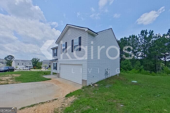 4 bedroom, 2.5 bathroom, 2,009 sq ft single family residence for rent at 8 Plymouth Court, Kingston, GA 30145 for $1,945 a month — photo 3
