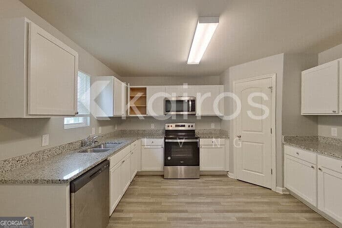 4 bedroom, 2.5 bathroom, 2,009 sq ft single family residence for rent at 8 Plymouth Court, Kingston, GA 30145 for $1,945 a month — photo 9