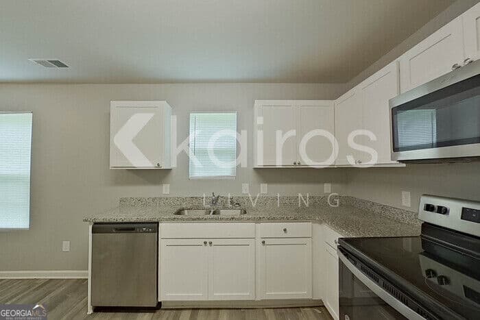 4 bedroom, 2.5 bathroom, 2,009 sq ft single family residence for rent at 8 Plymouth Court, Kingston, GA 30145 for $1,945 a month — photo 10