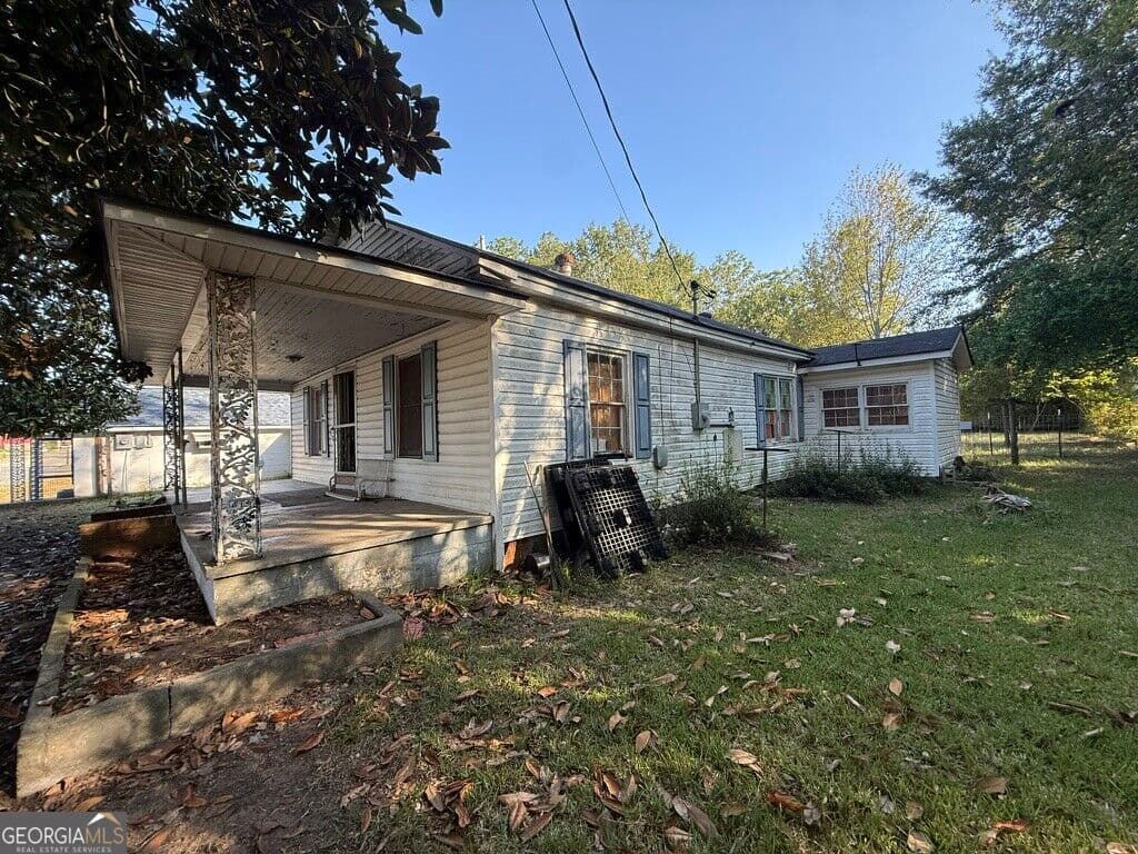 2 bedroom, 2 bathroom, 1,283 sq ft single family residence for sale at 253 Commerce Street, Hawkinsville, GA 31036 — photo 2