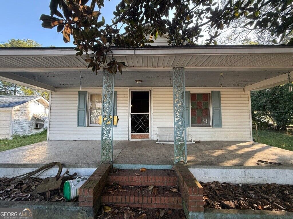 2 bedroom, 2 bathroom, 1,283 sq ft single family residence for sale at 253 Commerce Street, Hawkinsville, GA 31036