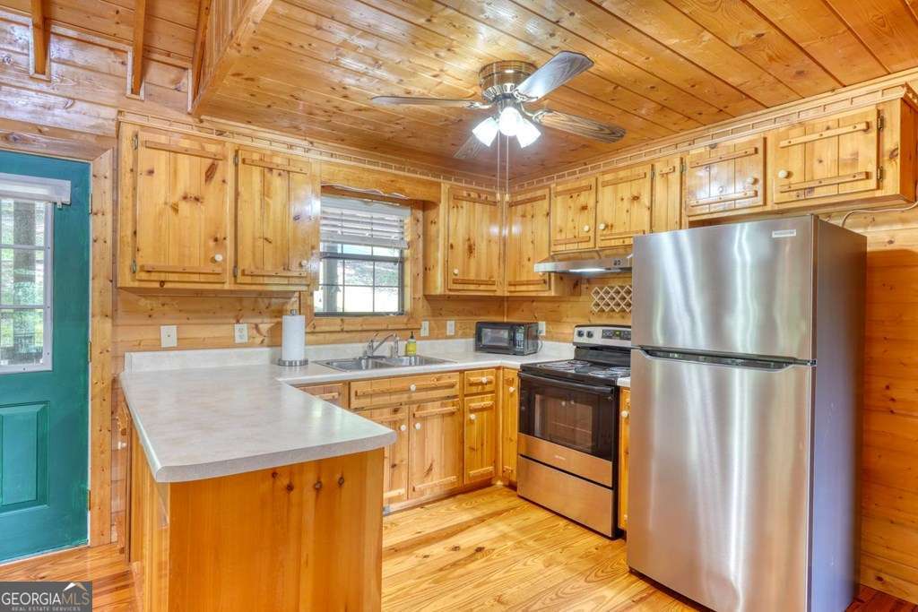 3 bedroom, 3 bathroom, 1,884 sq ft cabin,single family residence under contract at 96 Taylors Court, Blairsville, GA 30512 — photo 9