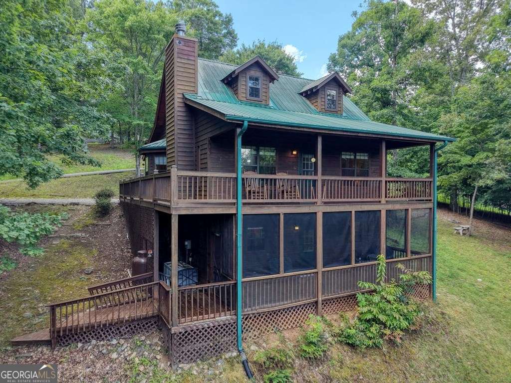 3 bedroom, 3 bathroom, 1,884 sq ft cabin,single family residence under contract at 96 Taylors Court, Blairsville, GA 30512 — photo 4