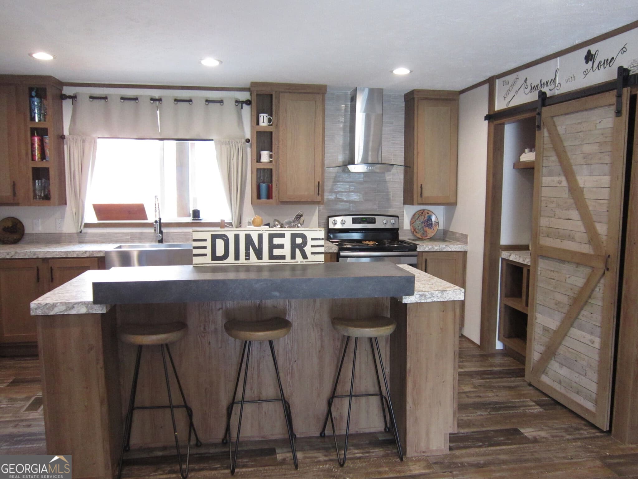 3 bedroom, 2 bathroom, 1,568 sq ft manufactured home,single family residence for sale at 374 Robin Lane # 374R, Mcdonough, GA 30253 — photo 5