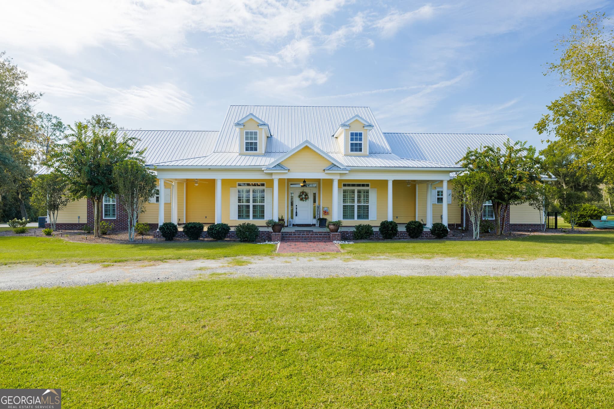 4 bedroom, 4.5 bathroom, 3,636 sq ft single family residence for sale at 4221 Hickory Grove Road, Valdosta, GA 31606 — photo 3