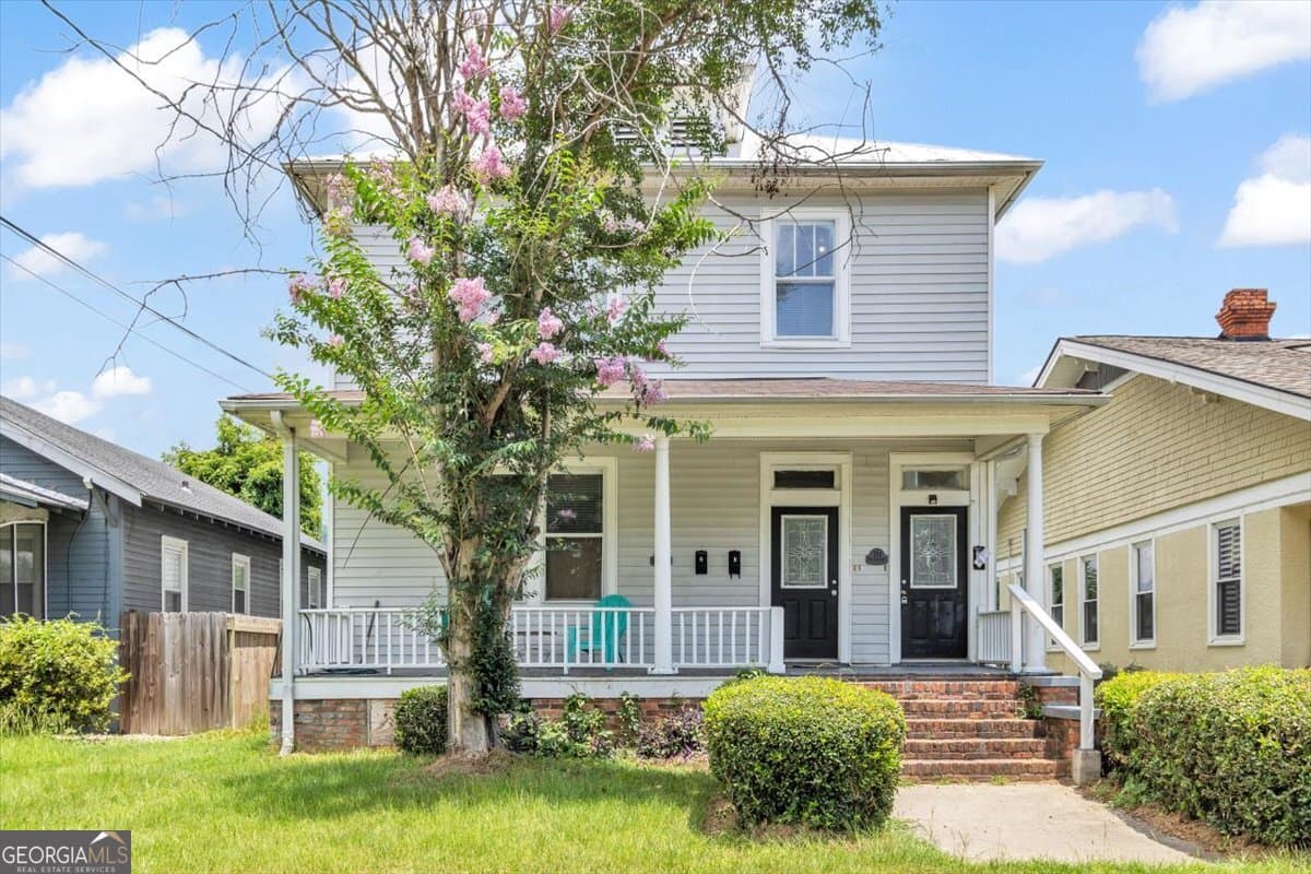 3 bedroom, 2 bathroom, 1,200 sq ft triplex for rent at 211 Broad Street, Augusta, GA 30901 for $1,300 a month — photo 1 of 1
