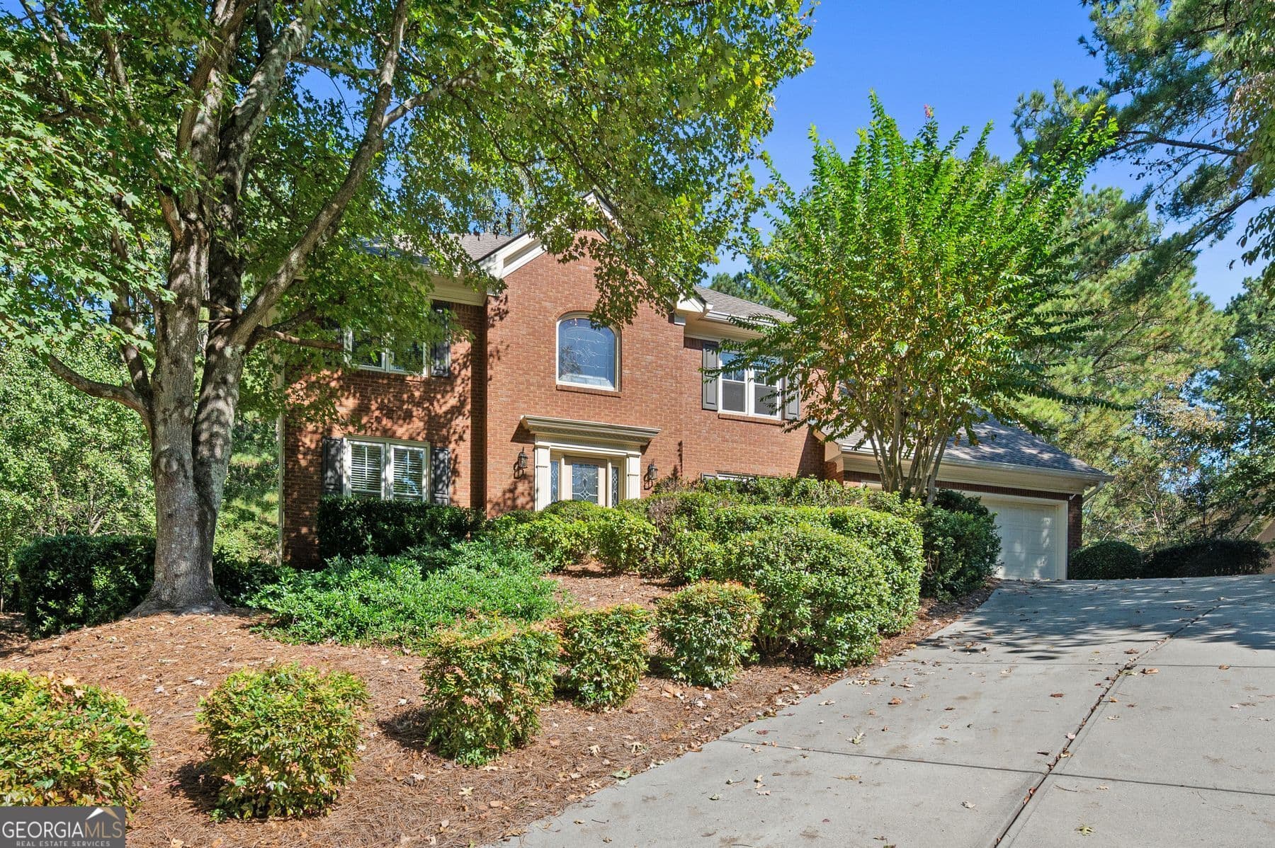 5 bedroom, 3 bathroom single family residence for sale at 2780 Abbottswell Drive, Alpharetta, GA 30022 — photo 1 of 52