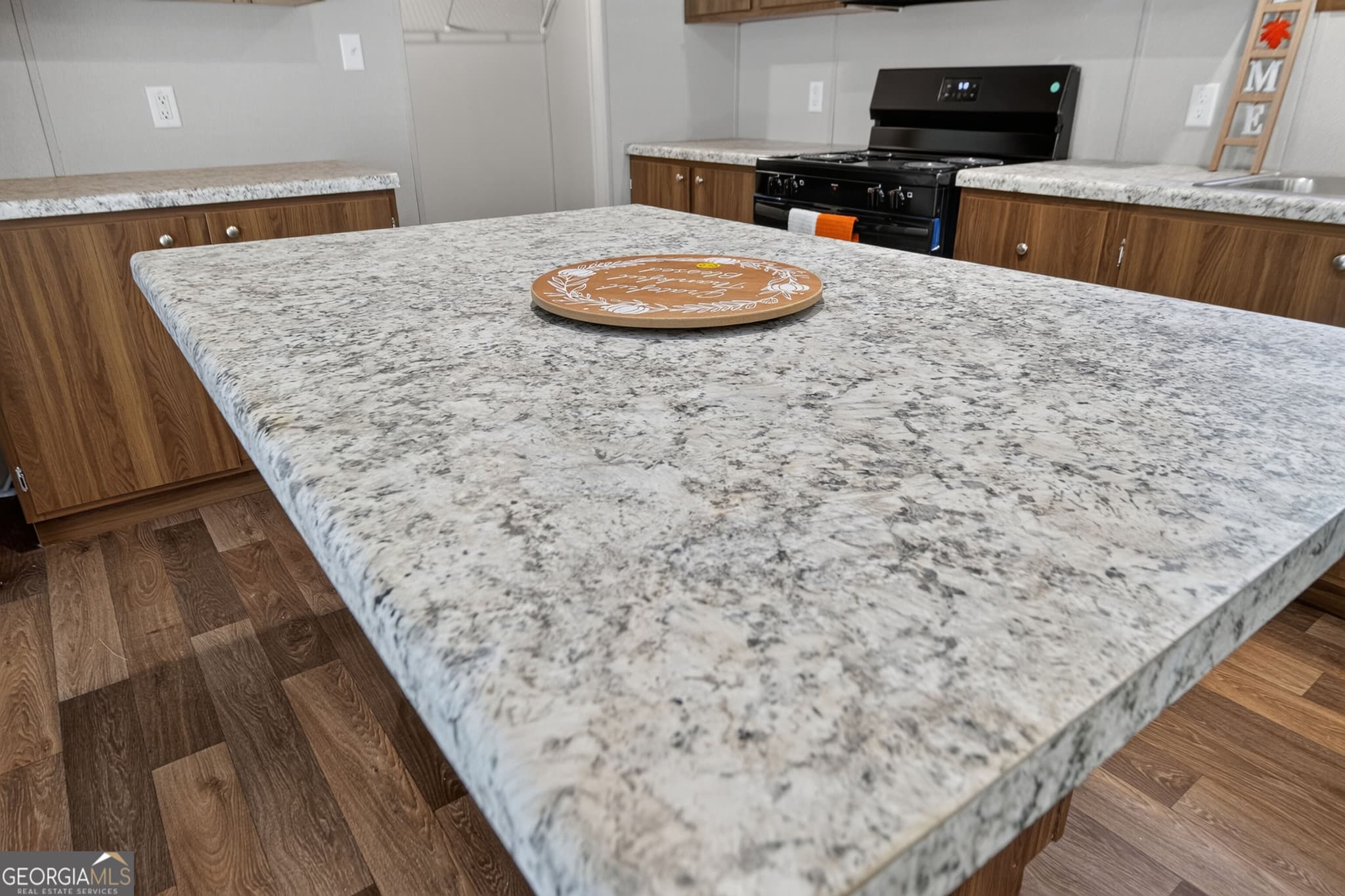 3 bedroom, 2 bathroom, 1,568 sq ft manufactured home,single family residence for sale at 137 Mill Run Drive, Comer, GA 30629 — photo 8