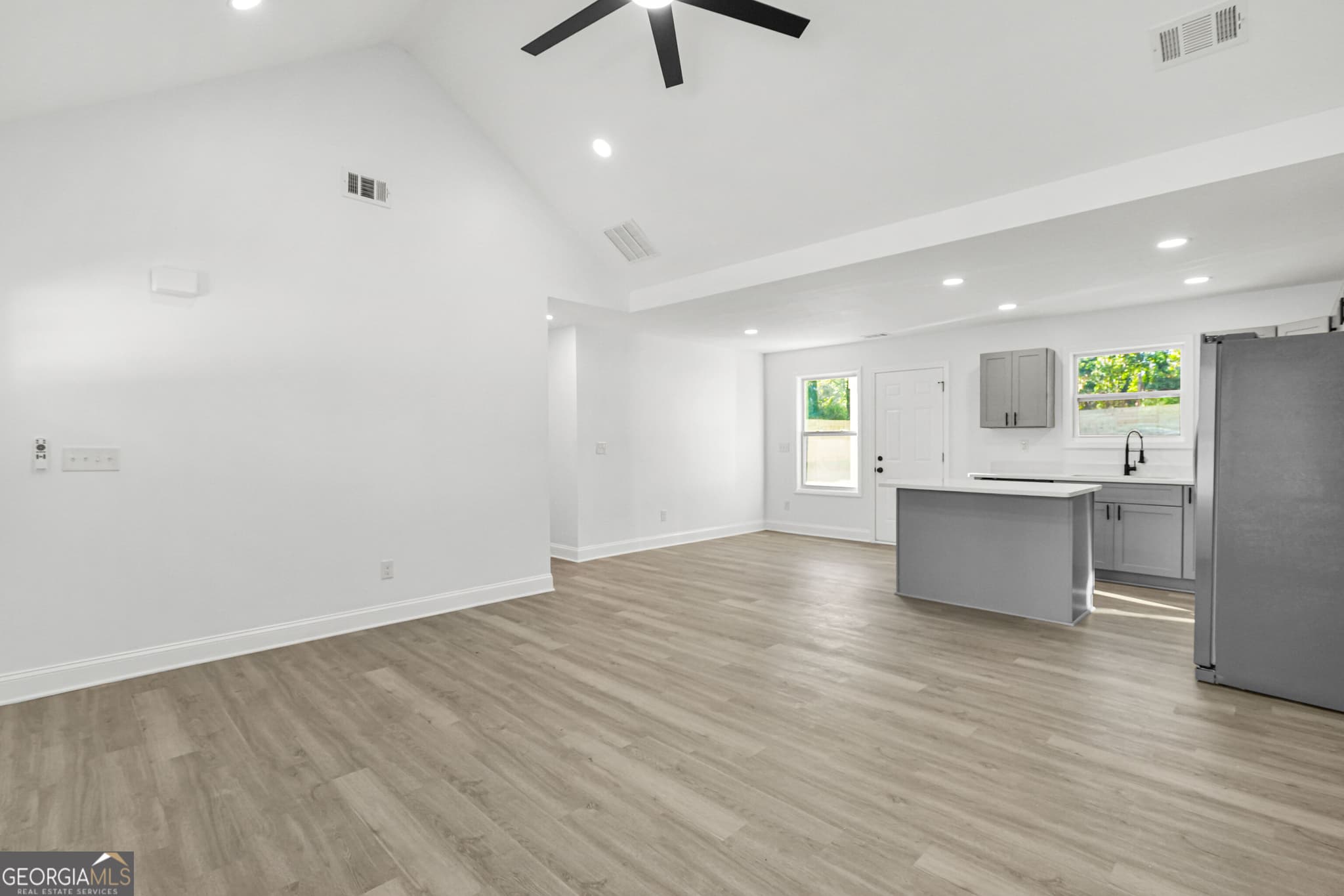 3 bedroom, 2 bathroom, 1,118 sq ft single family residence for sale at 1086 SW West Adrian Circle, Conyers, GA 30094 — photo 9