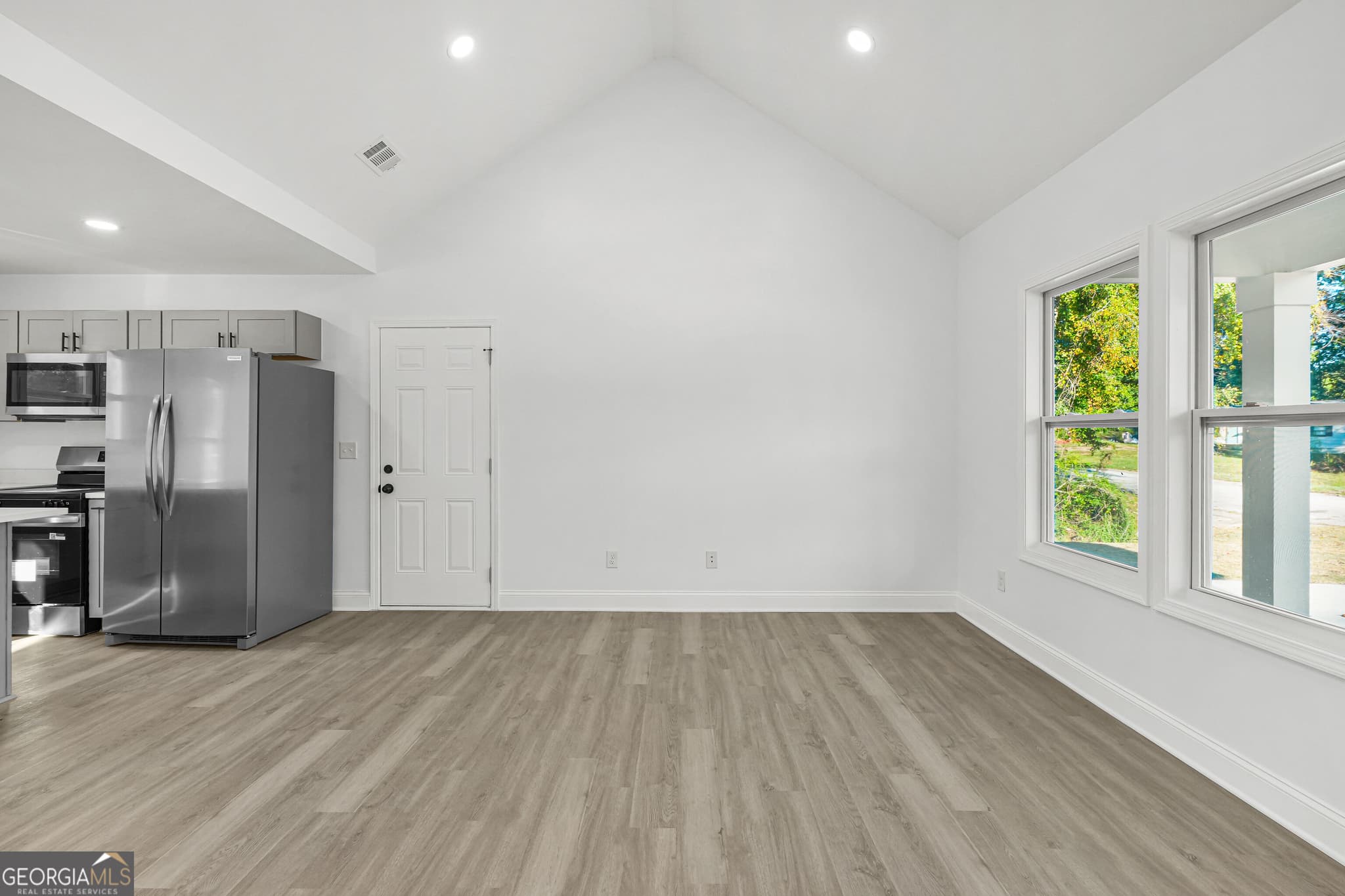 3 bedroom, 2 bathroom, 1,118 sq ft single family residence for sale at 1086 SW West Adrian Circle, Conyers, GA 30094 — photo 8