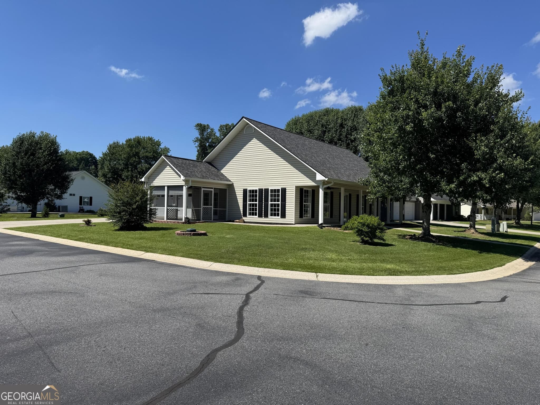 3 bedroom, 2 bathroom, 1,392 sq ft single family residence for sale at 64 Mountain Village Way, Blue Ridge, GA 30513 — photo 6