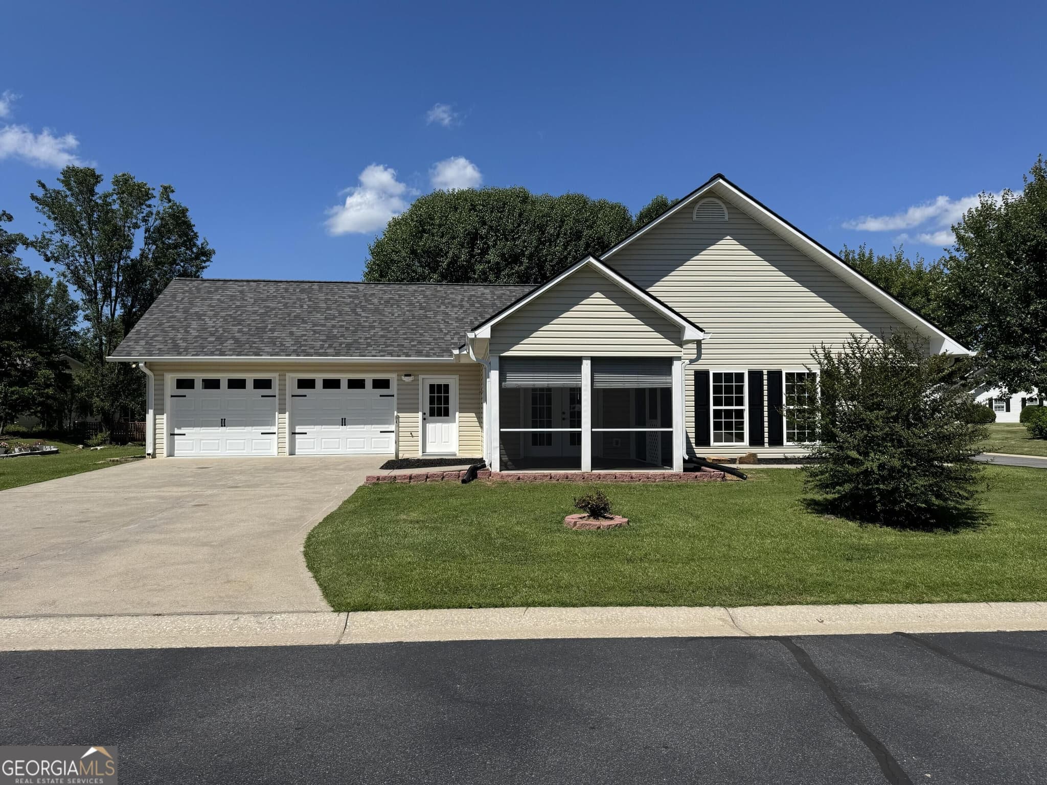 3 bedroom, 2 bathroom, 1,392 sq ft single family residence for sale at 64 Mountain Village Way, Blue Ridge, GA 30513 — photo 5