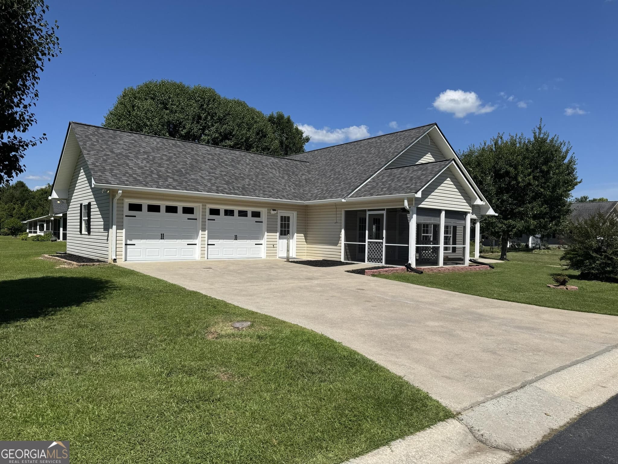 3 bedroom, 2 bathroom, 1,392 sq ft single family residence for sale at 64 Mountain Village Way, Blue Ridge, GA 30513 — photo 4