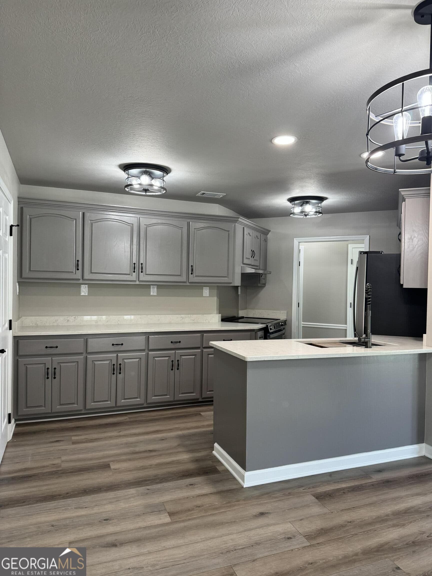3 bedroom, 2 bathroom, 1,392 sq ft single family residence for sale at 64 Mountain Village Way, Blue Ridge, GA 30513 — photo 8