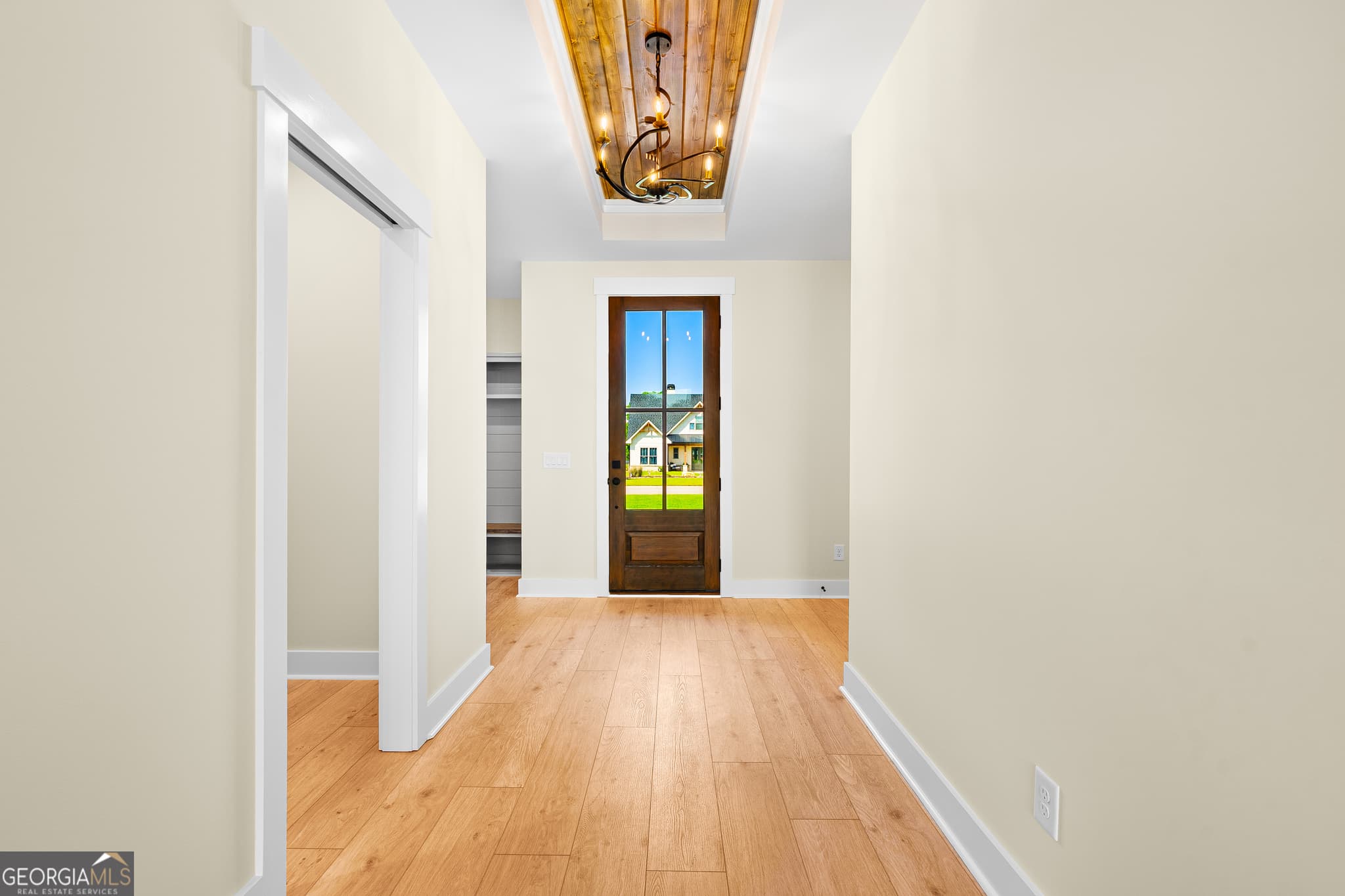 3 bedroom, 2 bathroom, 2,186 sq ft single family residence for sale at 28 South Pointe Drive, Hartwell, GA 30643 — photo 7