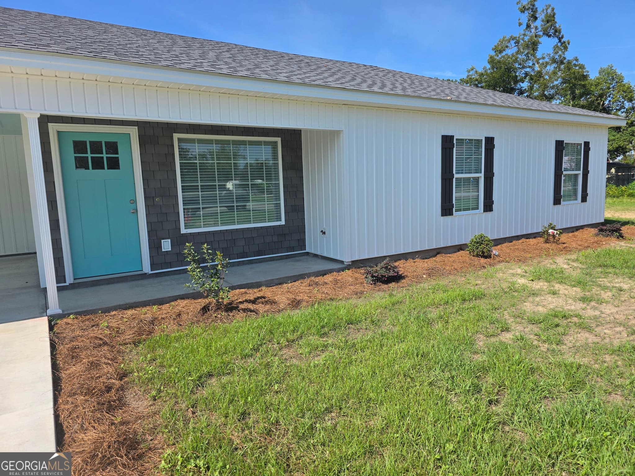 3 bedroom, 2 bathroom, 1,275 sq ft single family residence for sale at 42 Fourth Avenue, Hazlehurst, GA 31539 — photo 2