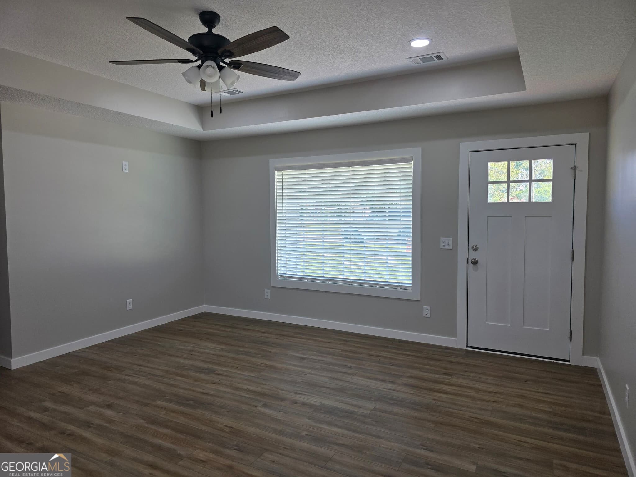3 bedroom, 2 bathroom, 1,275 sq ft single family residence for sale at 42 Fourth Avenue, Hazlehurst, GA 31539 — photo 6
