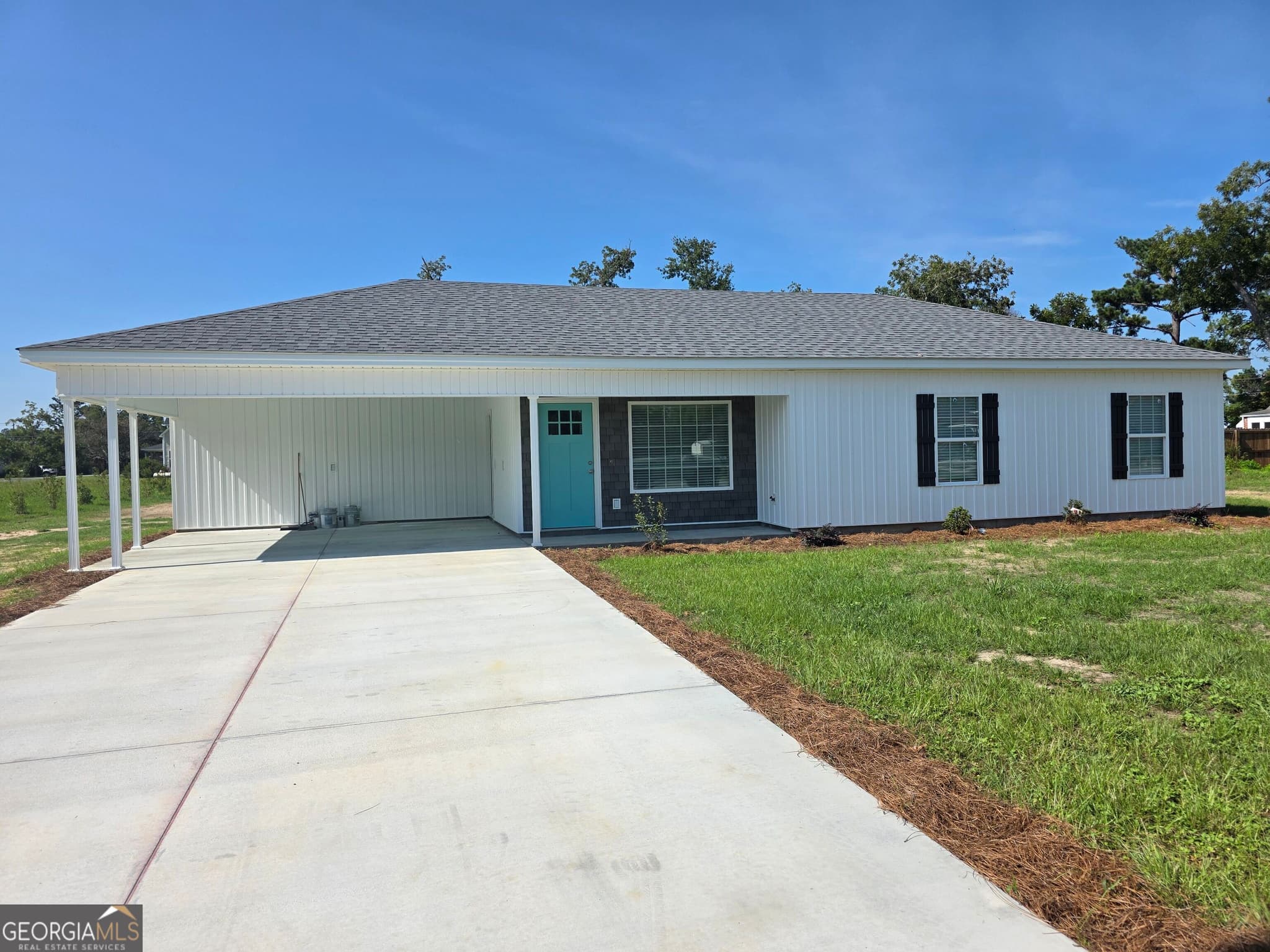 3 bedroom, 2 bathroom, 1,275 sq ft single family residence for sale at 42 Fourth Avenue, Hazlehurst, GA 31539