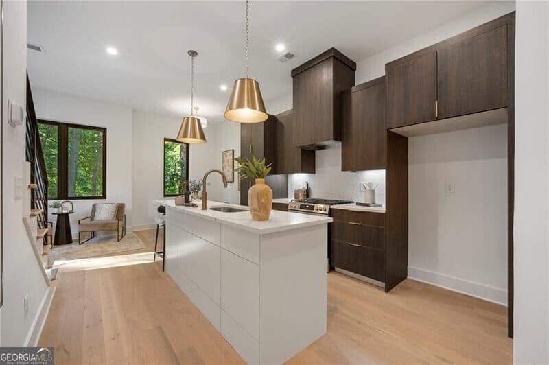 3 bedroom, 3.5 bathroom, 1,685 sq ft townhouse for sale at 1169 Penny Lane, Atlanta, GA 30329 — photo 3