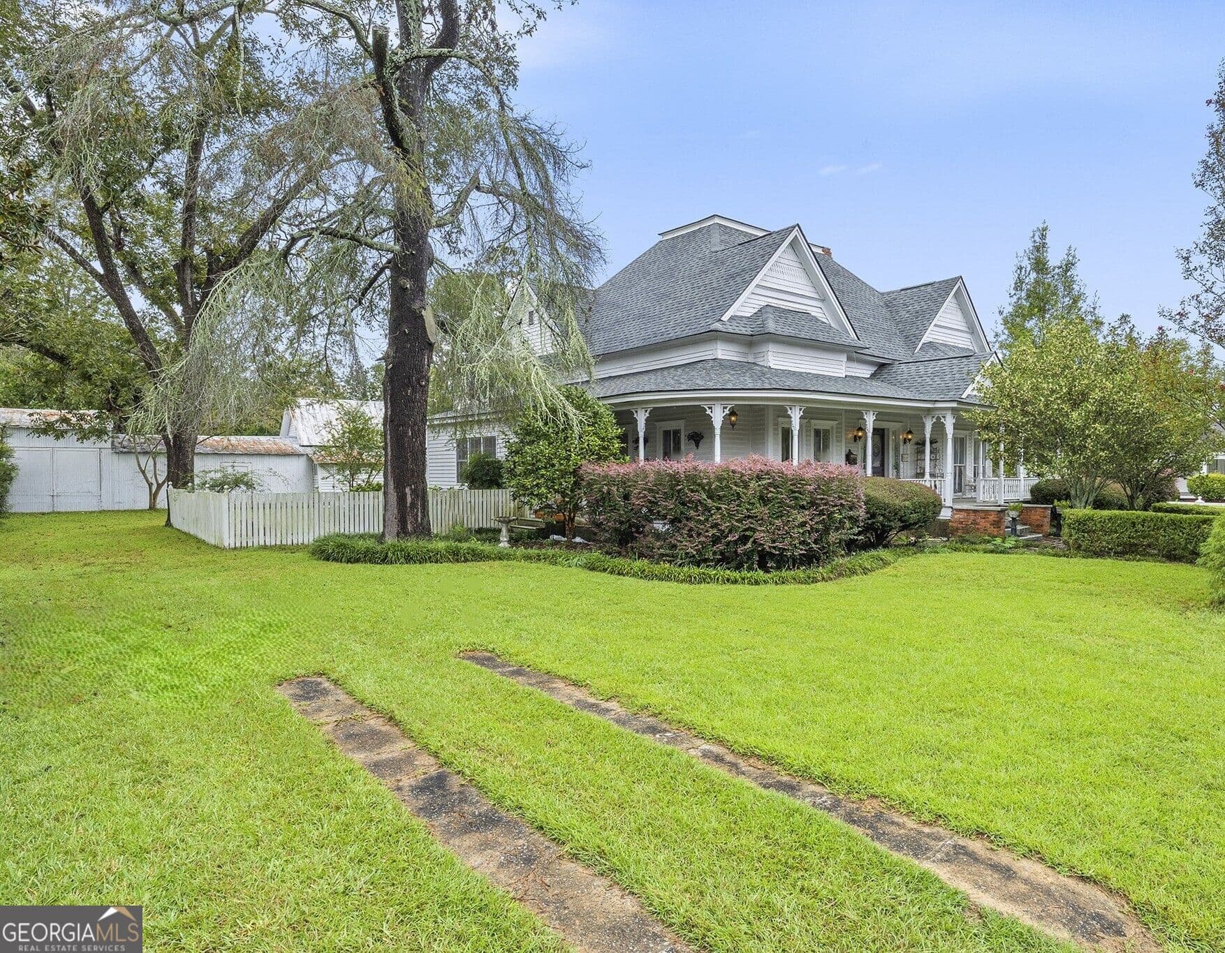 4 bedroom, 3 bathroom, 3,156 sq ft single family residence for sale at 310 S Lewis Street, Metter, GA 30439 — photo 2