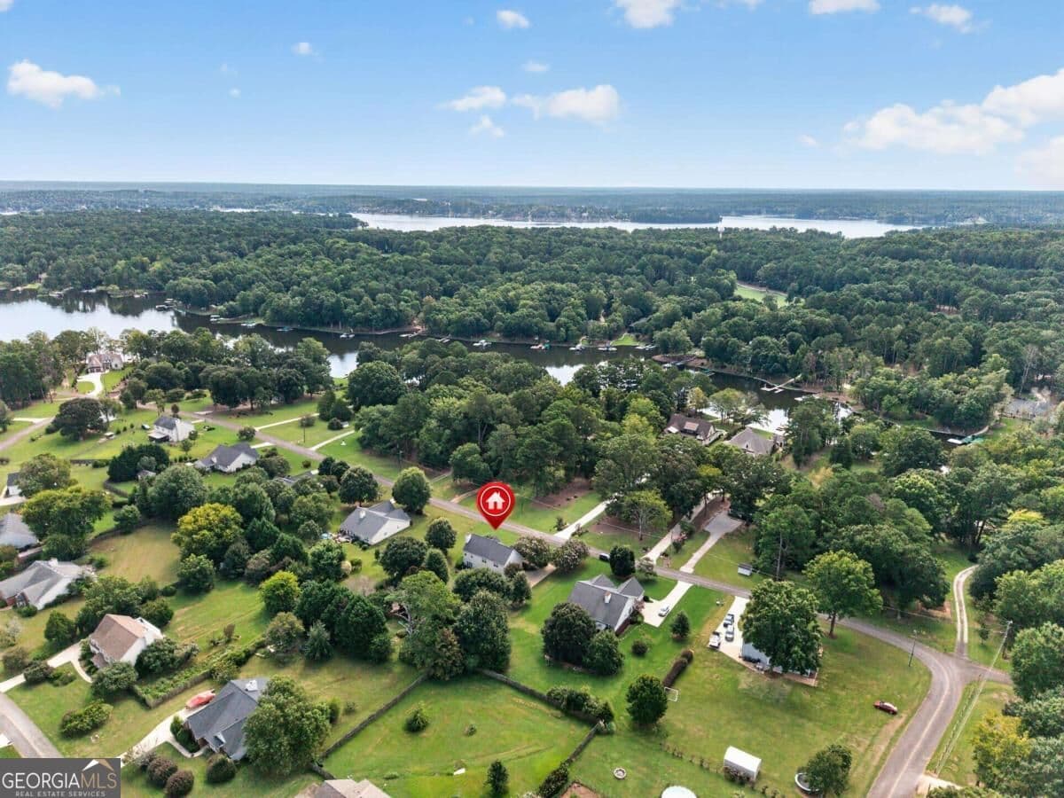 4 bedroom, 2.5 bathroom, 2,600 sq ft single family residence for sale at 121 Collis Circle, Eatonton, GA 31024 — photo 2