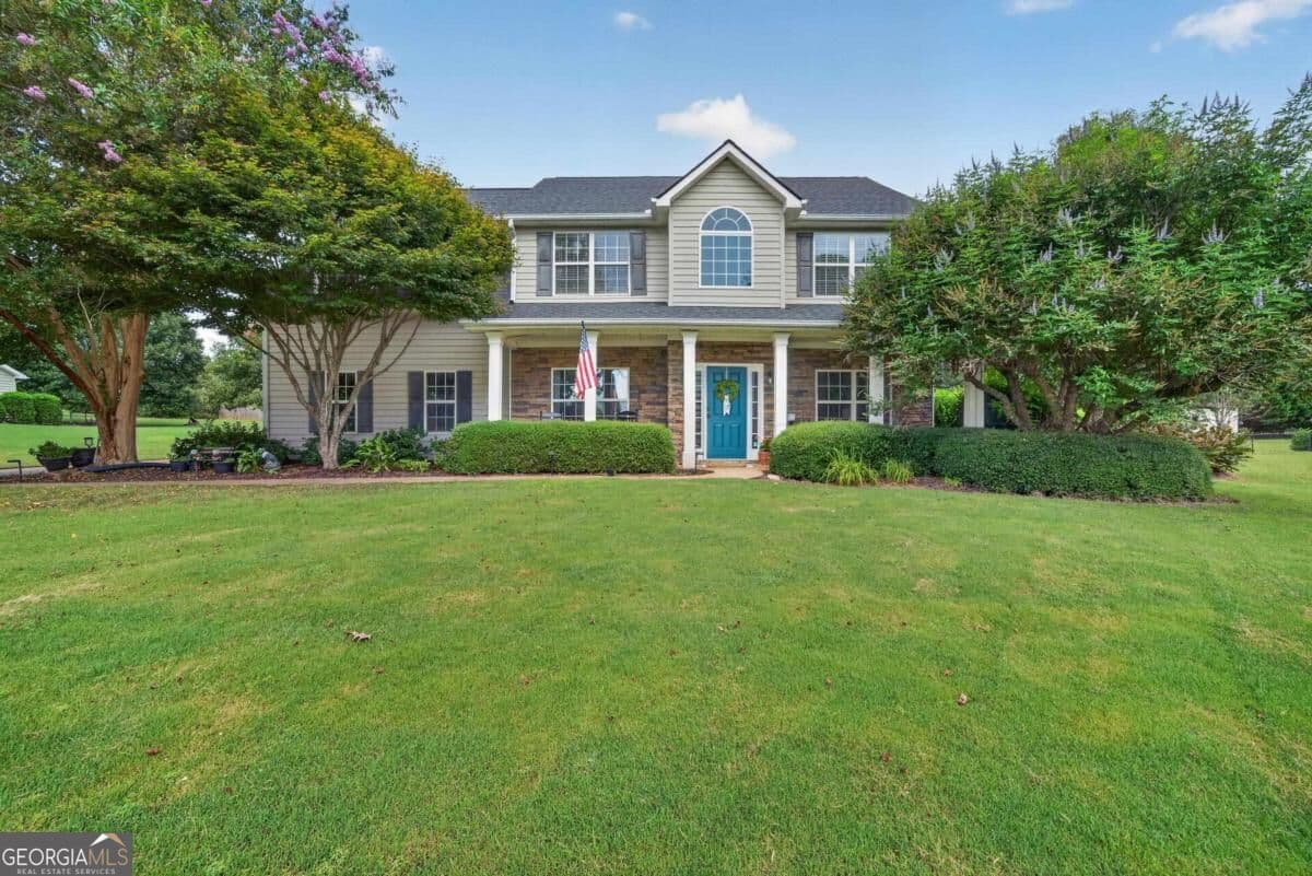 4 bedroom, 2.5 bathroom, 2,600 sq ft single family residence for sale at 121 Collis Circle, Eatonton, GA 31024 — photo 1 of 47