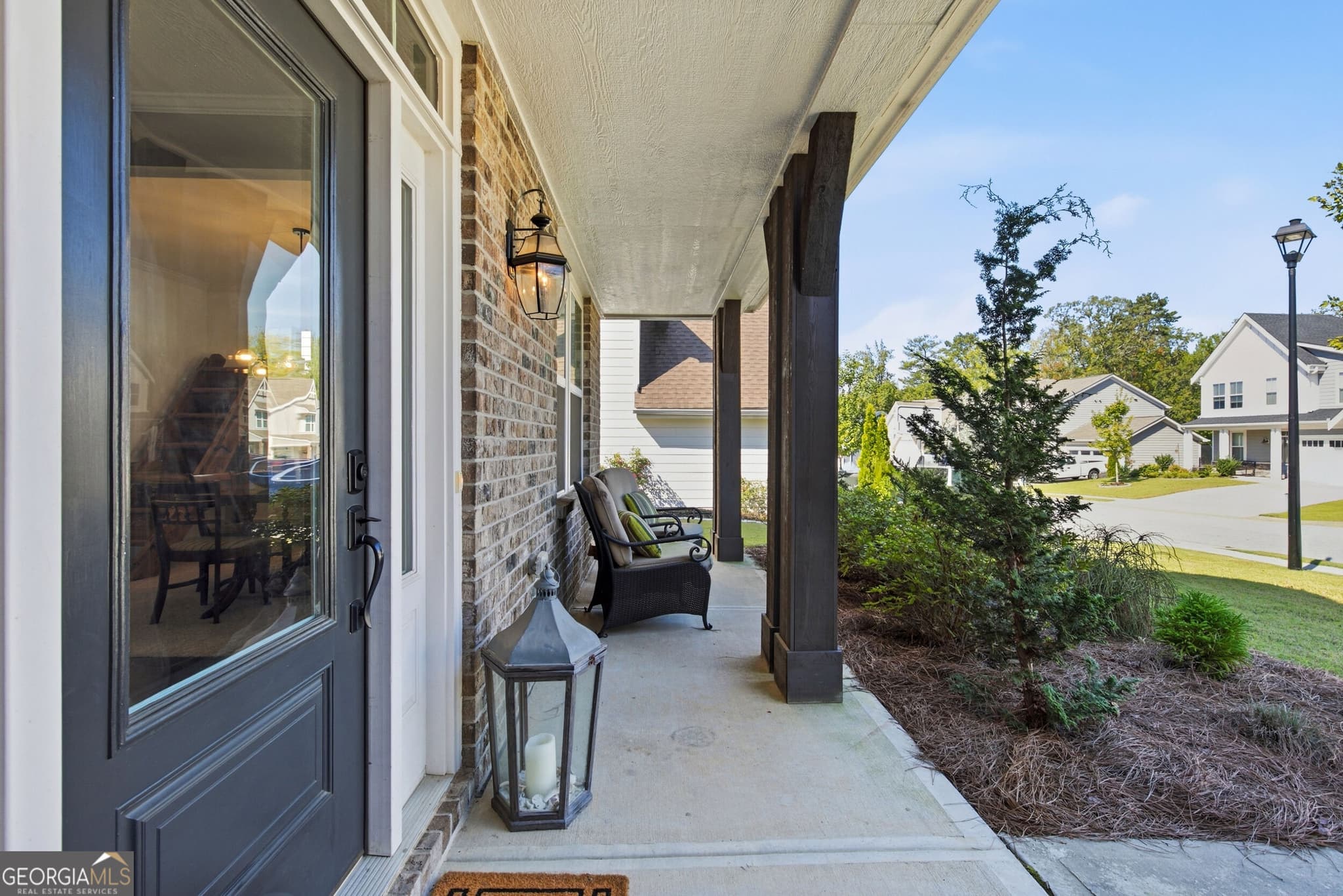 5 bedroom, 4.5 bathroom, 3,147 sq ft single family residence for sale at 147 Michigan Circle, Hoschton, GA 30548 — photo 5