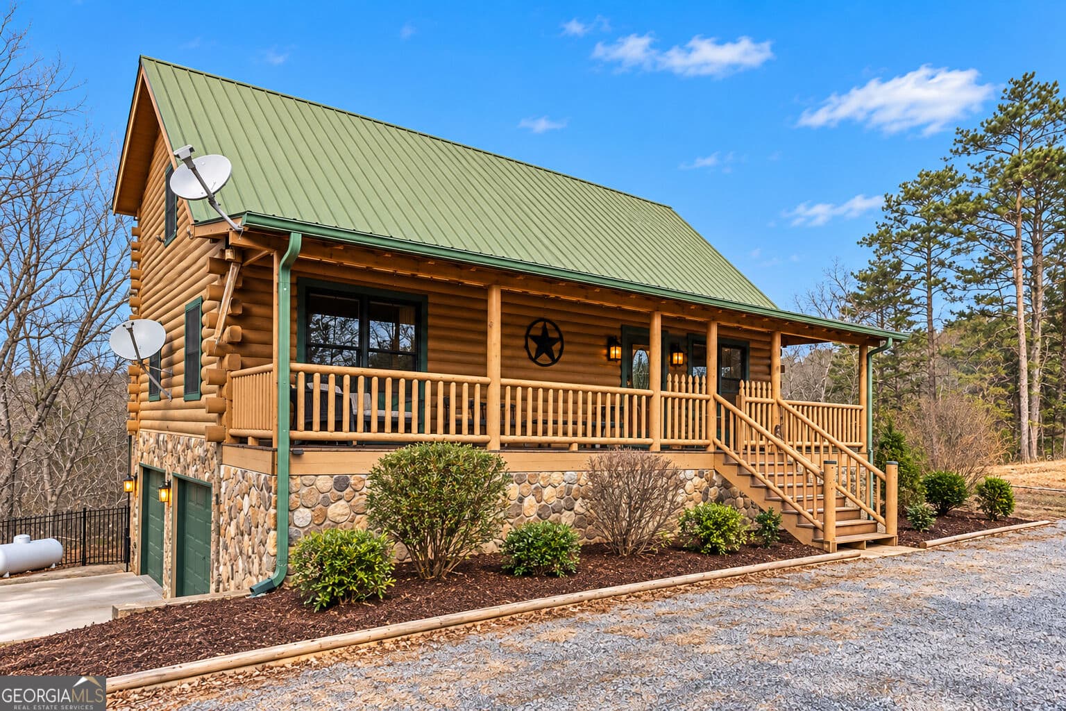 3 bedroom, 3 bathroom, 2,900 sq ft cabin,single family residence for sale at 696 Railey Ridge, Ranger, GA 30734 — photo 1 of 32