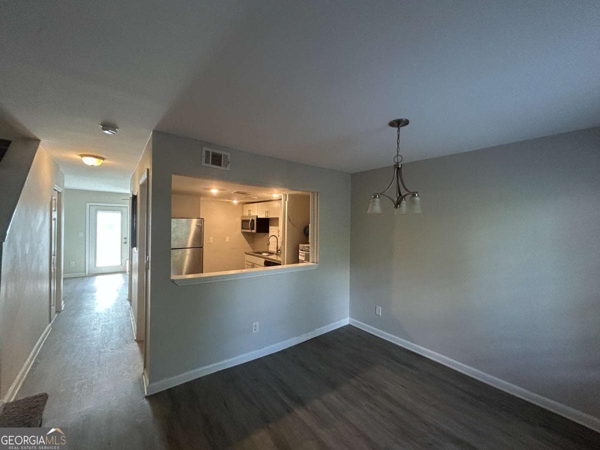 2 bedroom, 2.5 bathroom, 1,728 sq ft townhouse for sale at 2604 Campbellton Road A6, Atlanta, GA 30311 — photo 2
