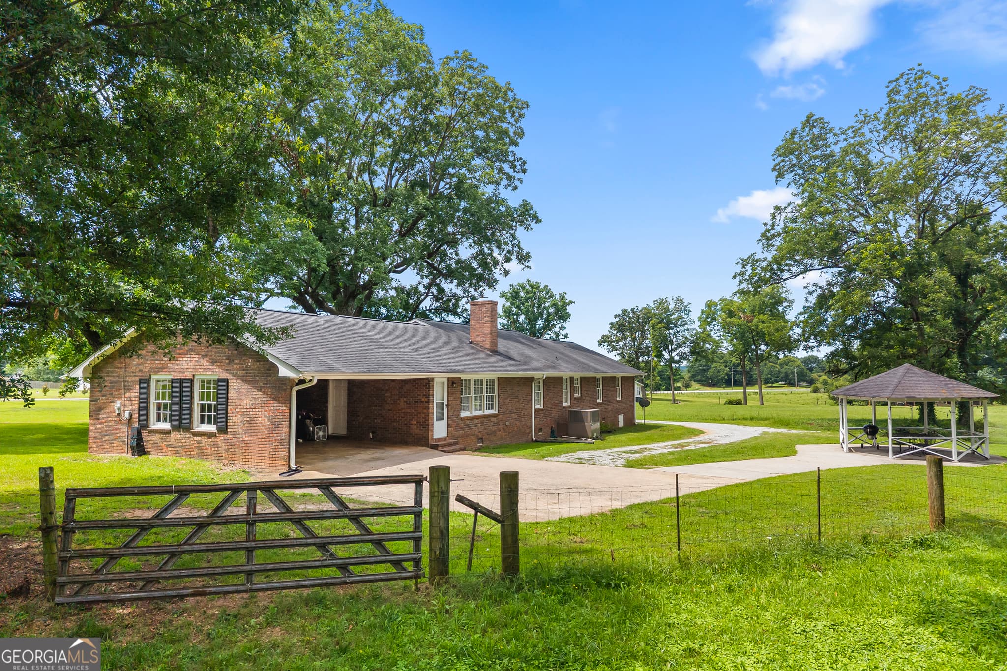 4 bedroom, 2.5 bathroom, 2,560 sq ft single family residence for sale at 16530 Highway 59, Carnesville, GA 30521 — photo 3