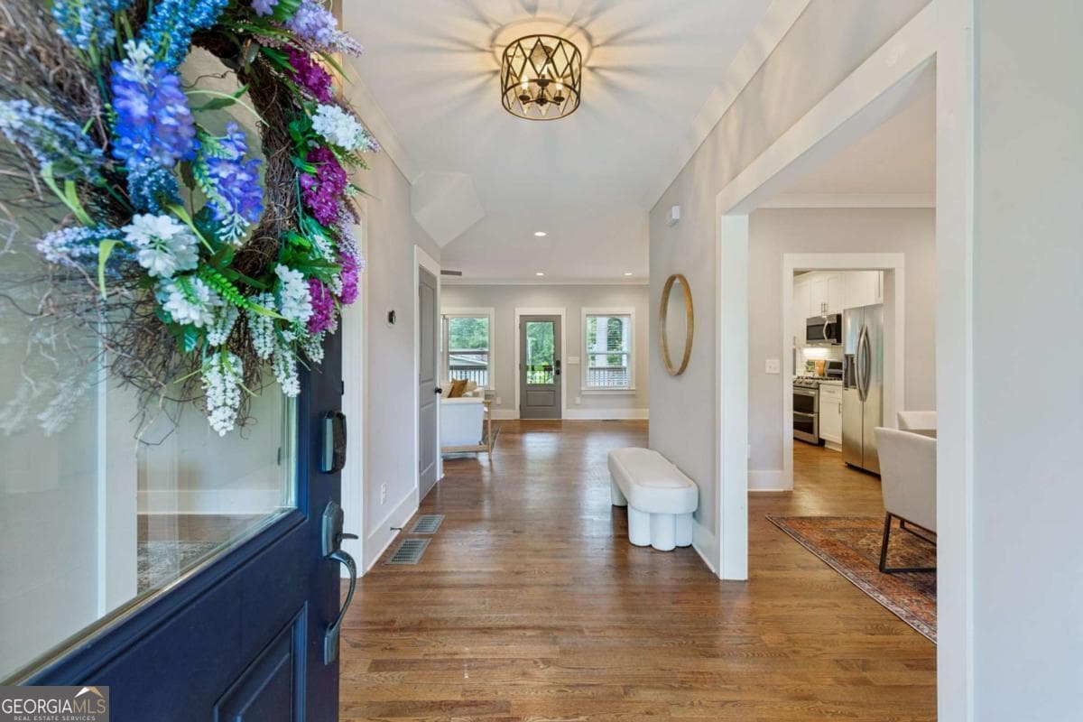 5 bedroom, 3 bathroom, 3,300 sq ft single family residence for sale at 859 East Avenue, Scottdale, GA 30079 — photo 6