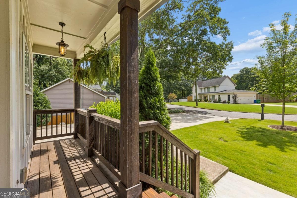 5 bedroom, 3 bathroom, 3,300 sq ft single family residence for sale at 859 East Avenue, Scottdale, GA 30079 — photo 7