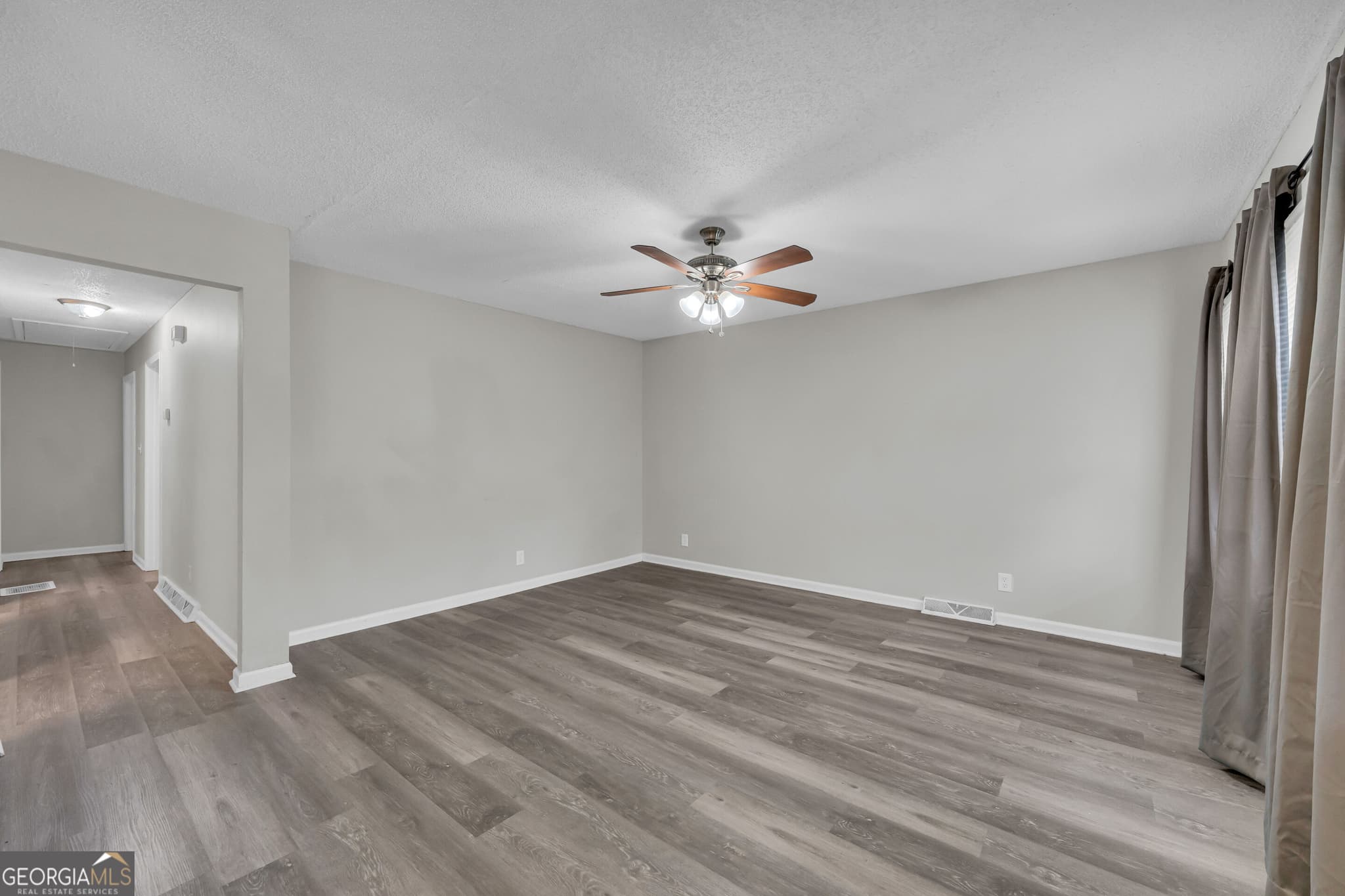 3 bedroom, 1.5 bathroom, 1,101 sq ft single family residence for sale at 514 S Broad Street, Toccoa, GA 30577 — photo 6